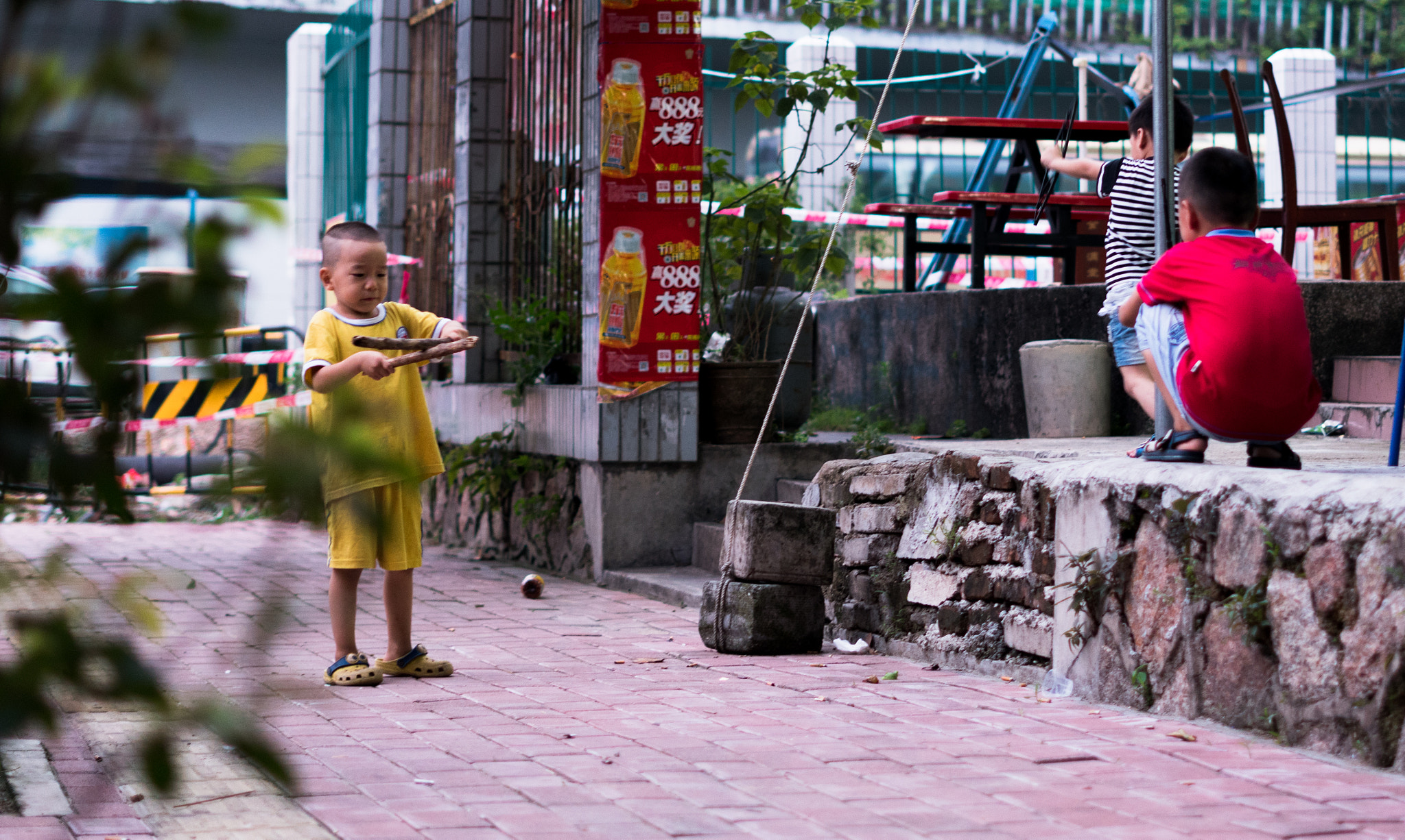 Sony a6300 + Sony FE 50mm F1.8 sample photo. 3 children photography