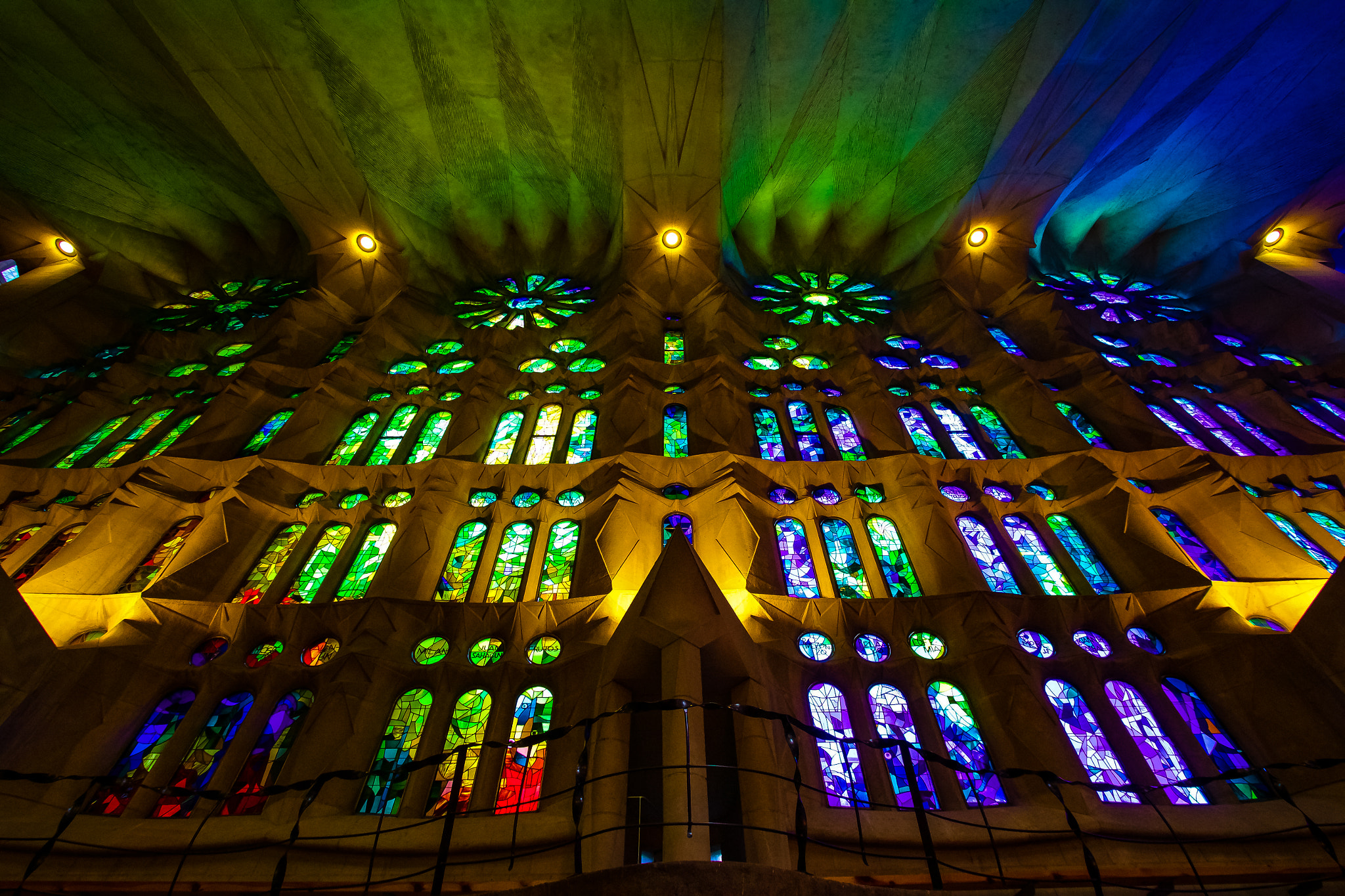 Canon EF-S 10-22mm F3.5-4.5 USM sample photo. Inside sagrada familia photography