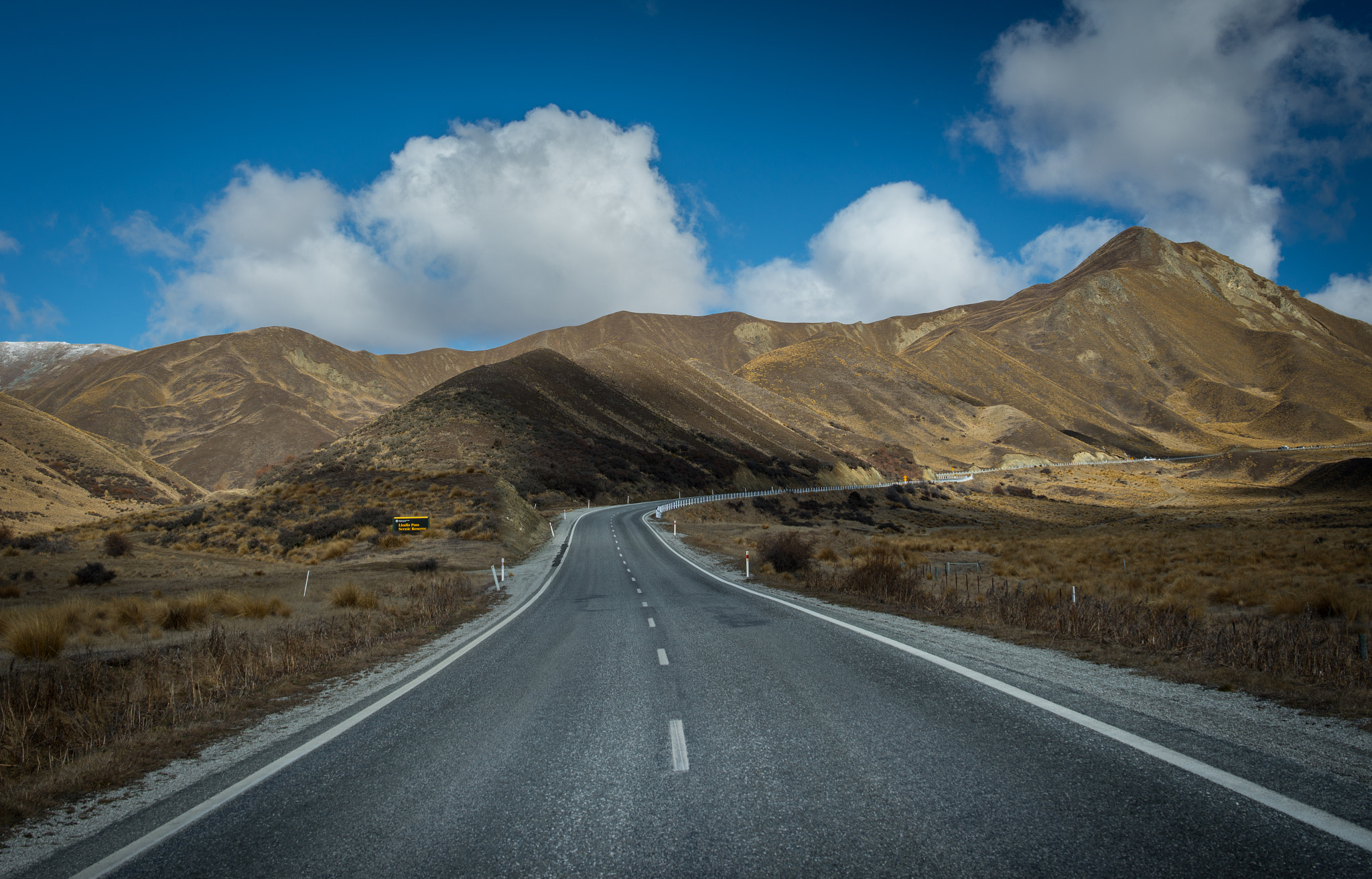 Nikon D600 + Samyang 35mm F1.4 AS UMC sample photo. On the way up to lindis pass photography