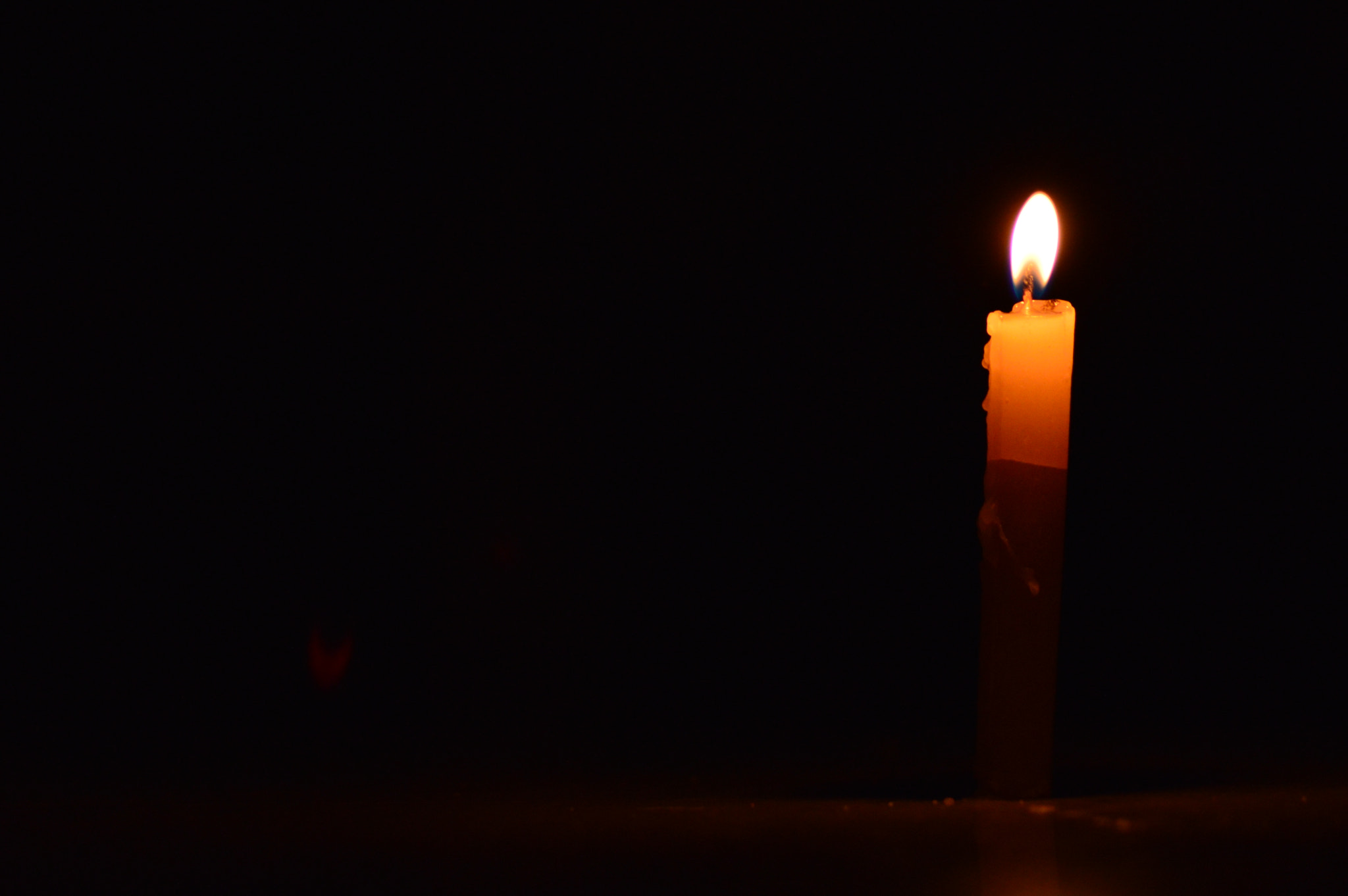 Nikon AF Nikkor 70-300mm F4-5.6G sample photo. Candle light photography