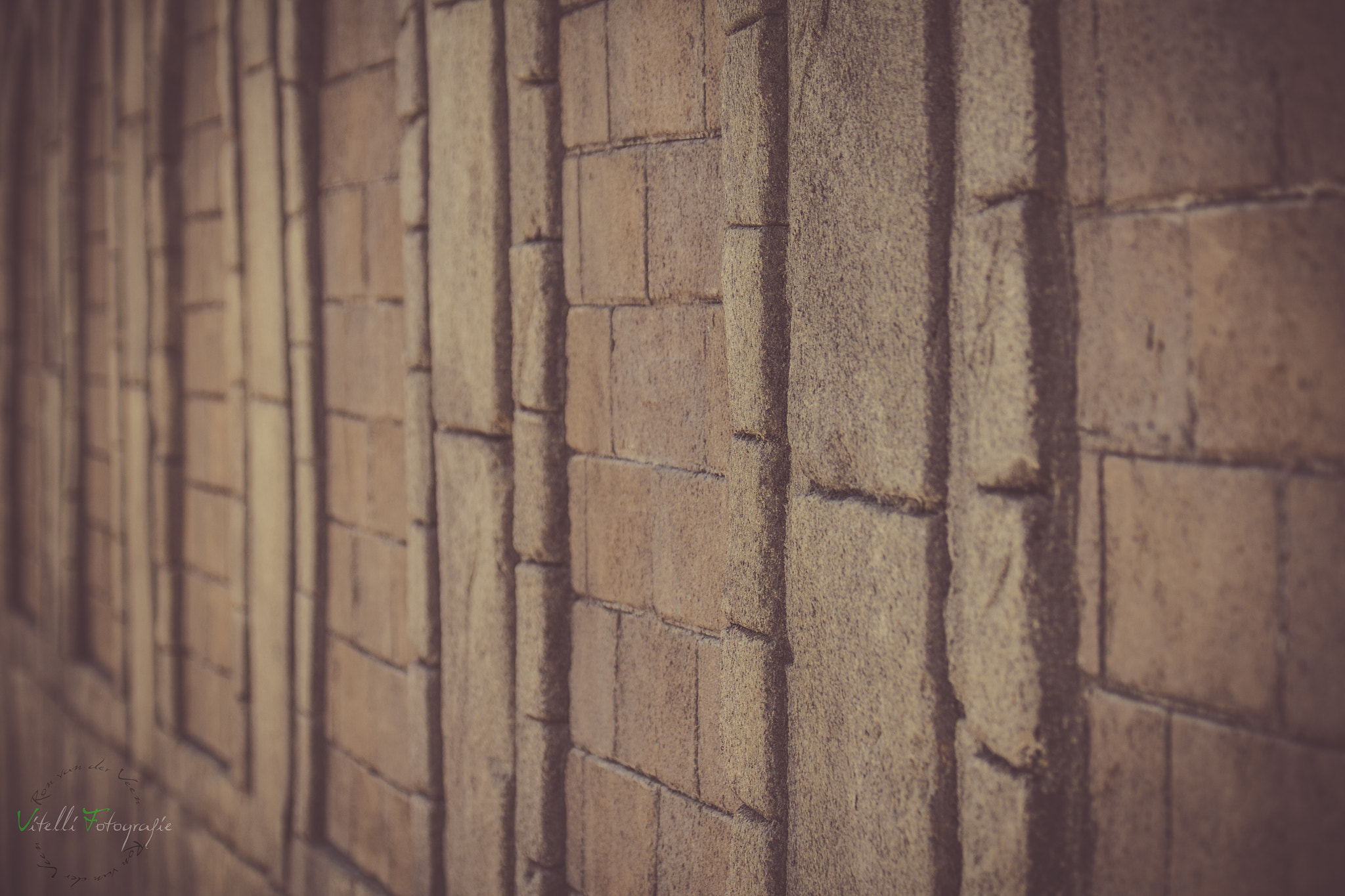 Canon EF 70-300mm F4-5.6 IS USM sample photo. Wall photography