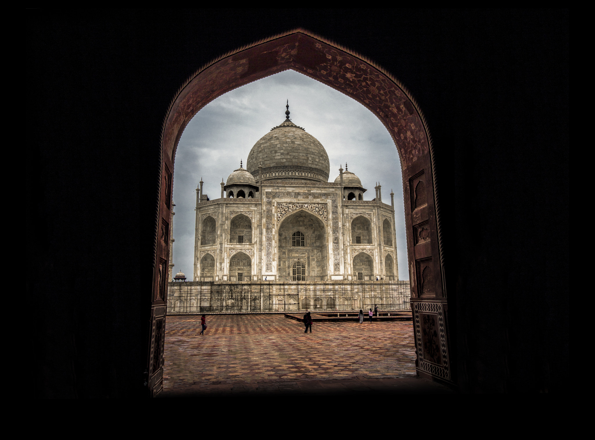 Canon EOS 650D (EOS Rebel T4i / EOS Kiss X6i) + Sigma 10-20mm F4-5.6 EX DC HSM sample photo. Taj mahal photography