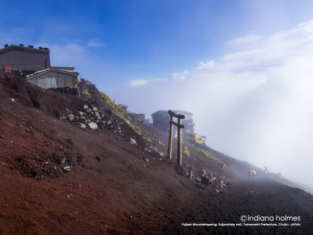 Olympus OM-D E-M1 sample photo. Fujisan mountaineering, fujiyoshida trail, yamanas photography
