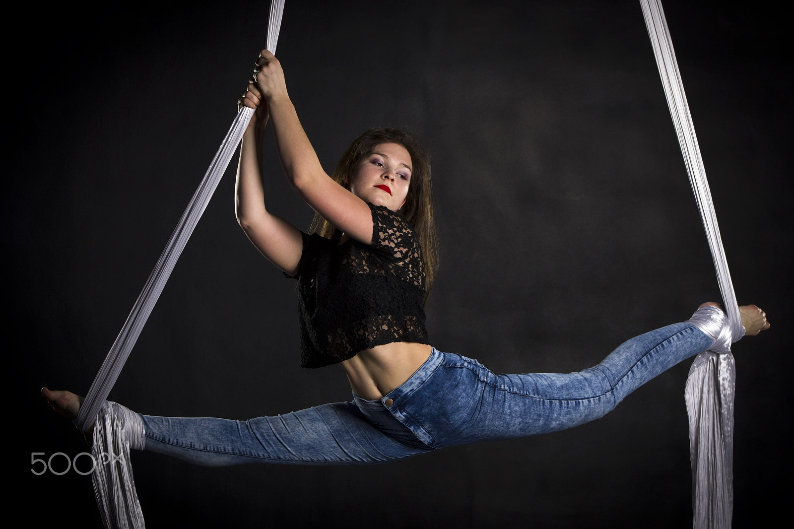 Canon EF 75-300mm f/4-5.6 USM sample photo. Aerialist doing tricks on silks photography