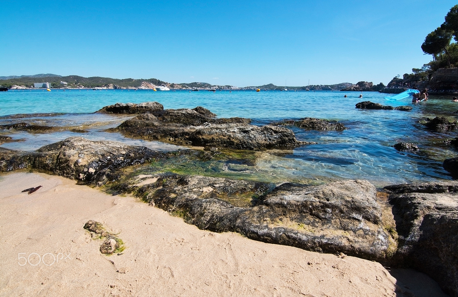 Nikon D7100 + AF DC-Nikkor 135mm f/2D sample photo. Cala fornells beach photography