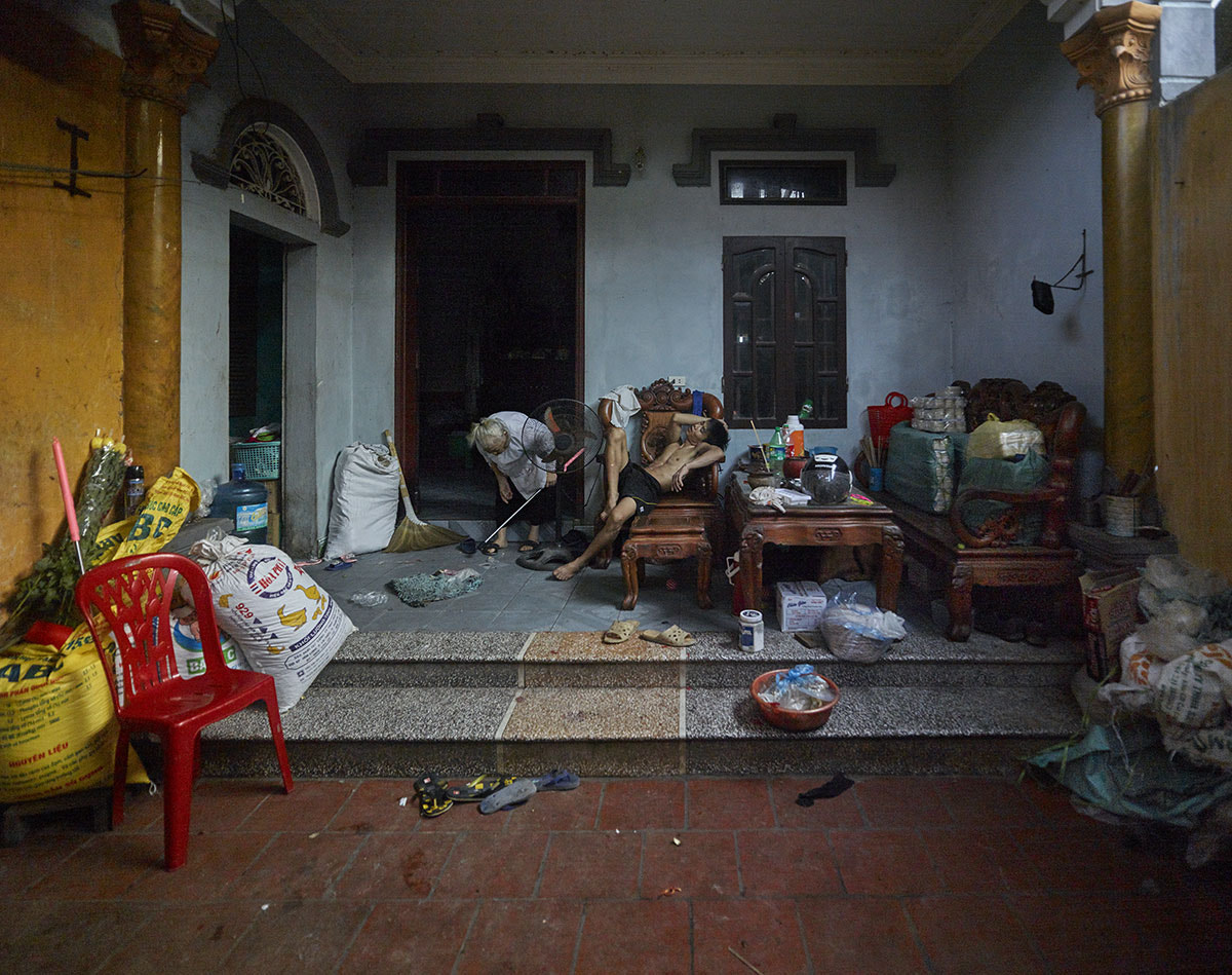 Phase One IQ260 sample photo. Tho ha - family house courtyard vietnam photography