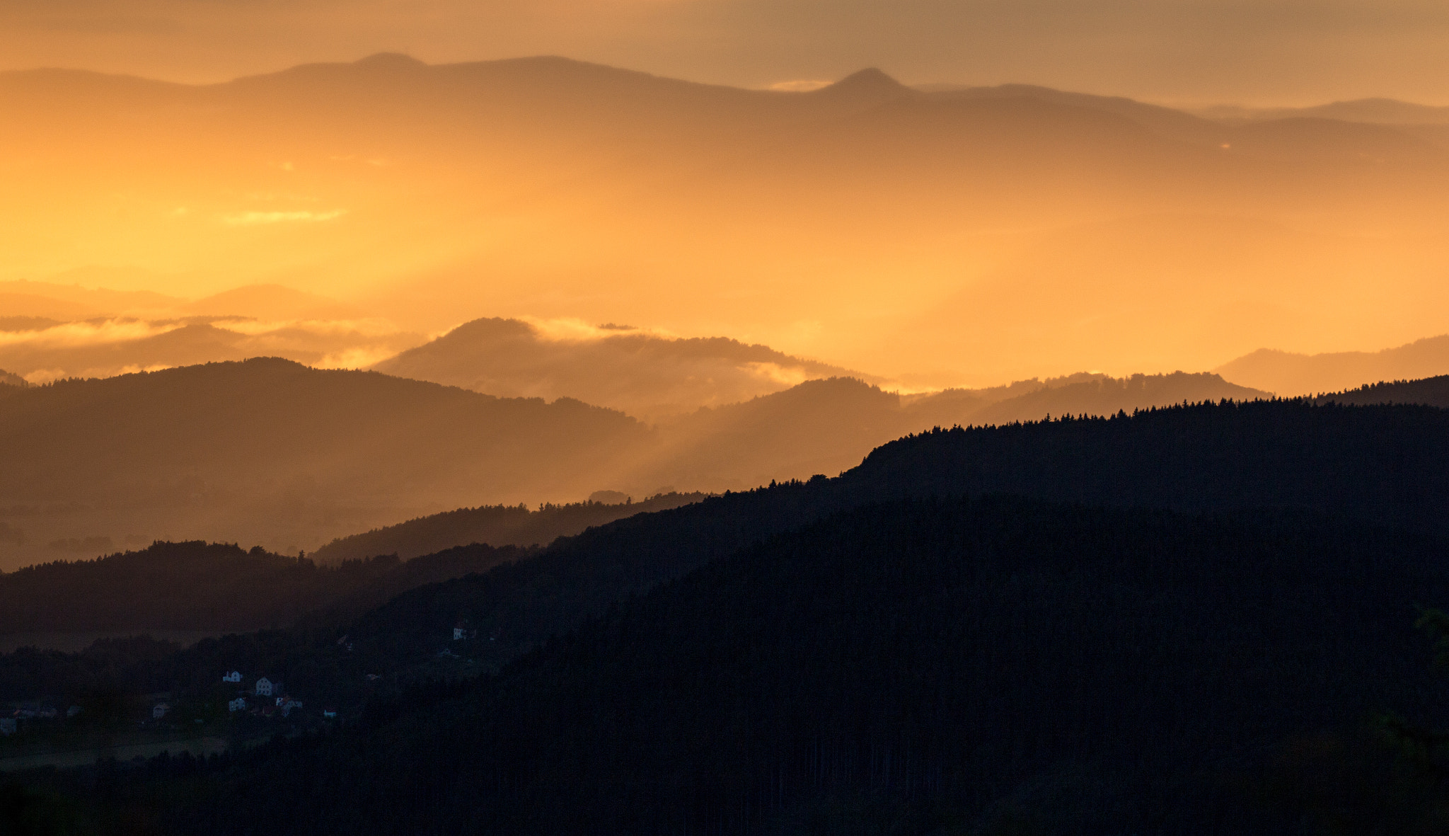 Canon EOS 650D (EOS Rebel T4i / EOS Kiss X6i) sample photo. Golden hour photography