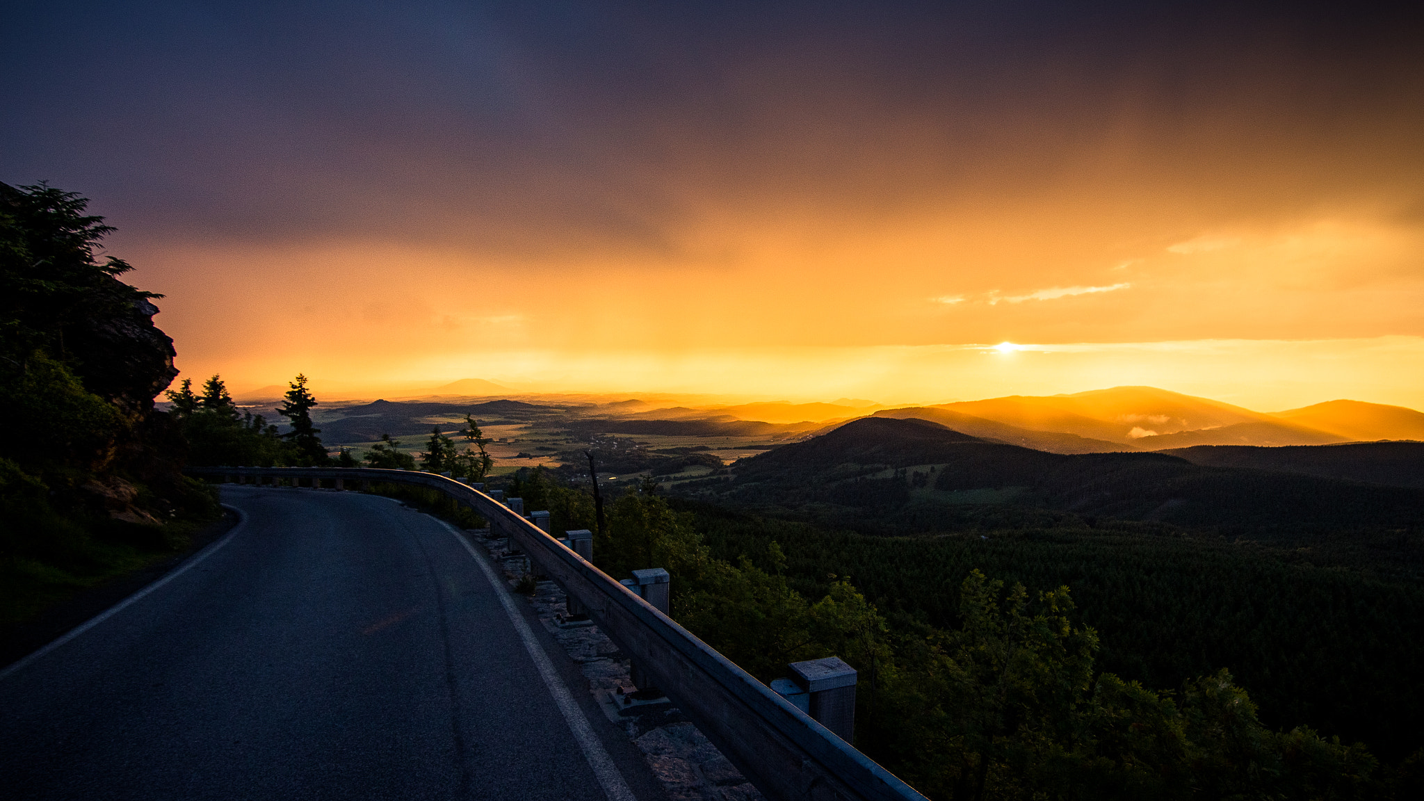 Canon EOS 650D (EOS Rebel T4i / EOS Kiss X6i) sample photo. Golden hour road 1 photography