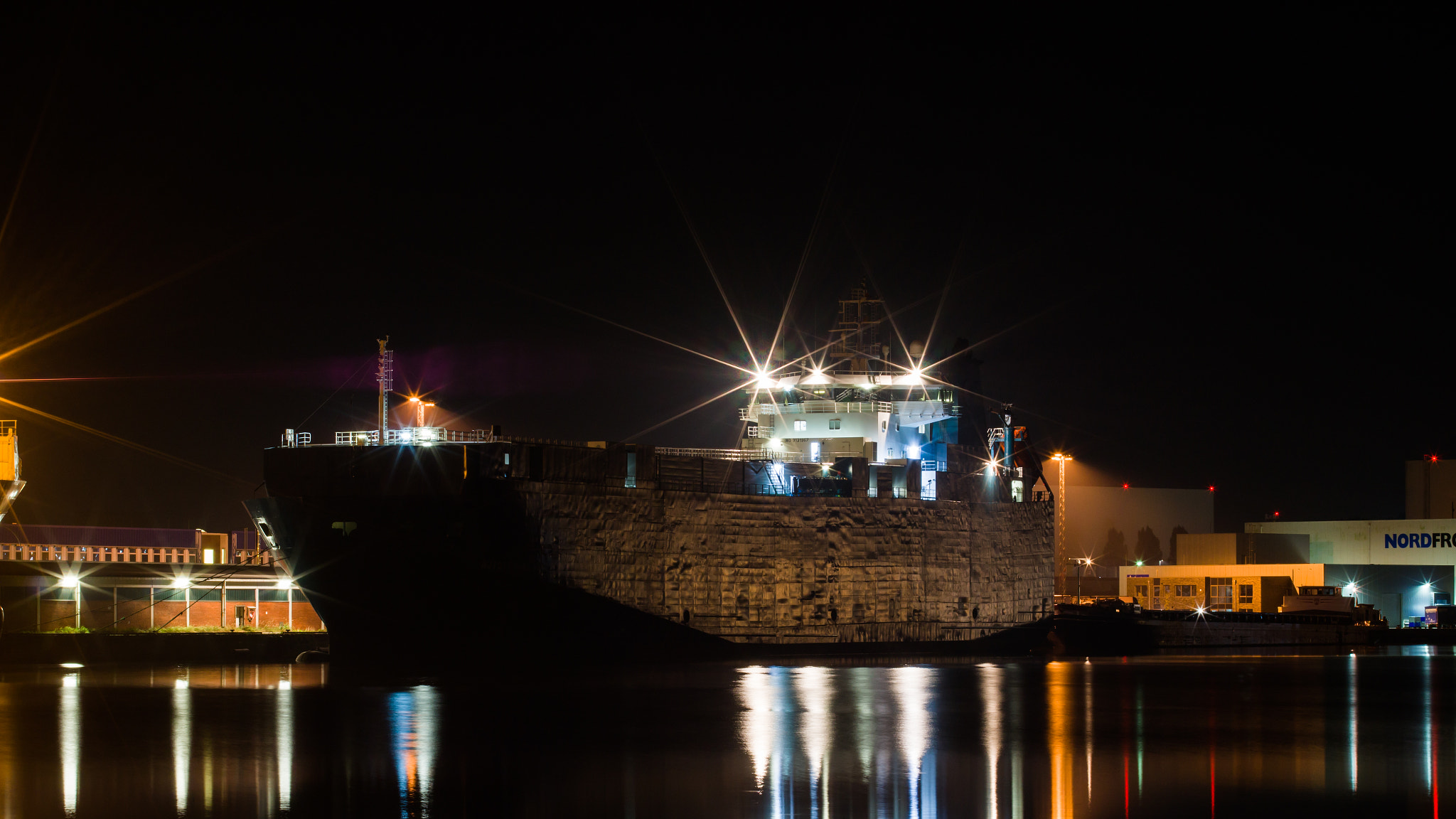 Tokina 80-400mm F4.5-5.6 AT-X AF II 840 sample photo. Ship at bremerhaven - fischereihafen photography