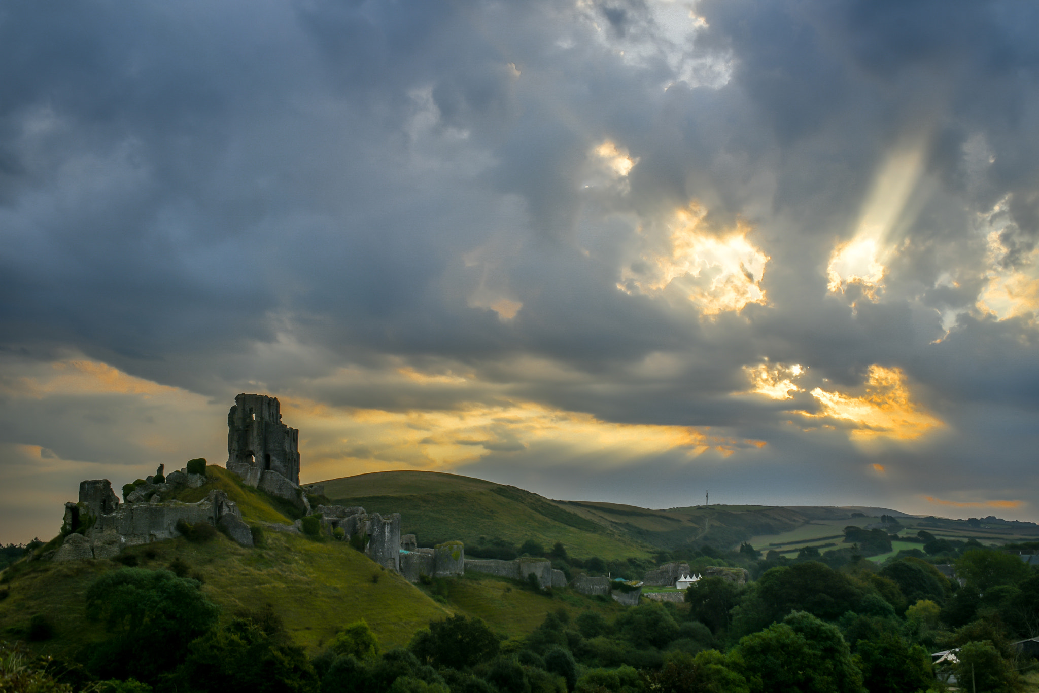 AF Zoom-Nikkor 28-85mm f/3.5-4.5 sample photo. Corfe castle photography