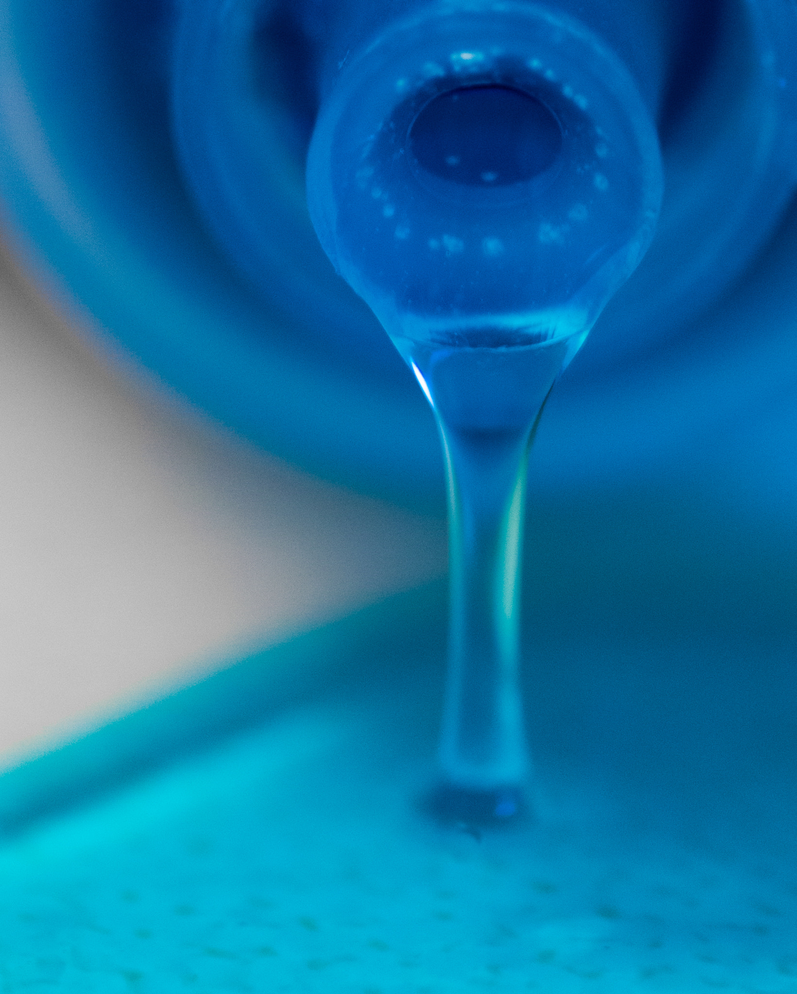 Canon EF-S 60mm F2.8 Macro USM sample photo. Fluid spill photography