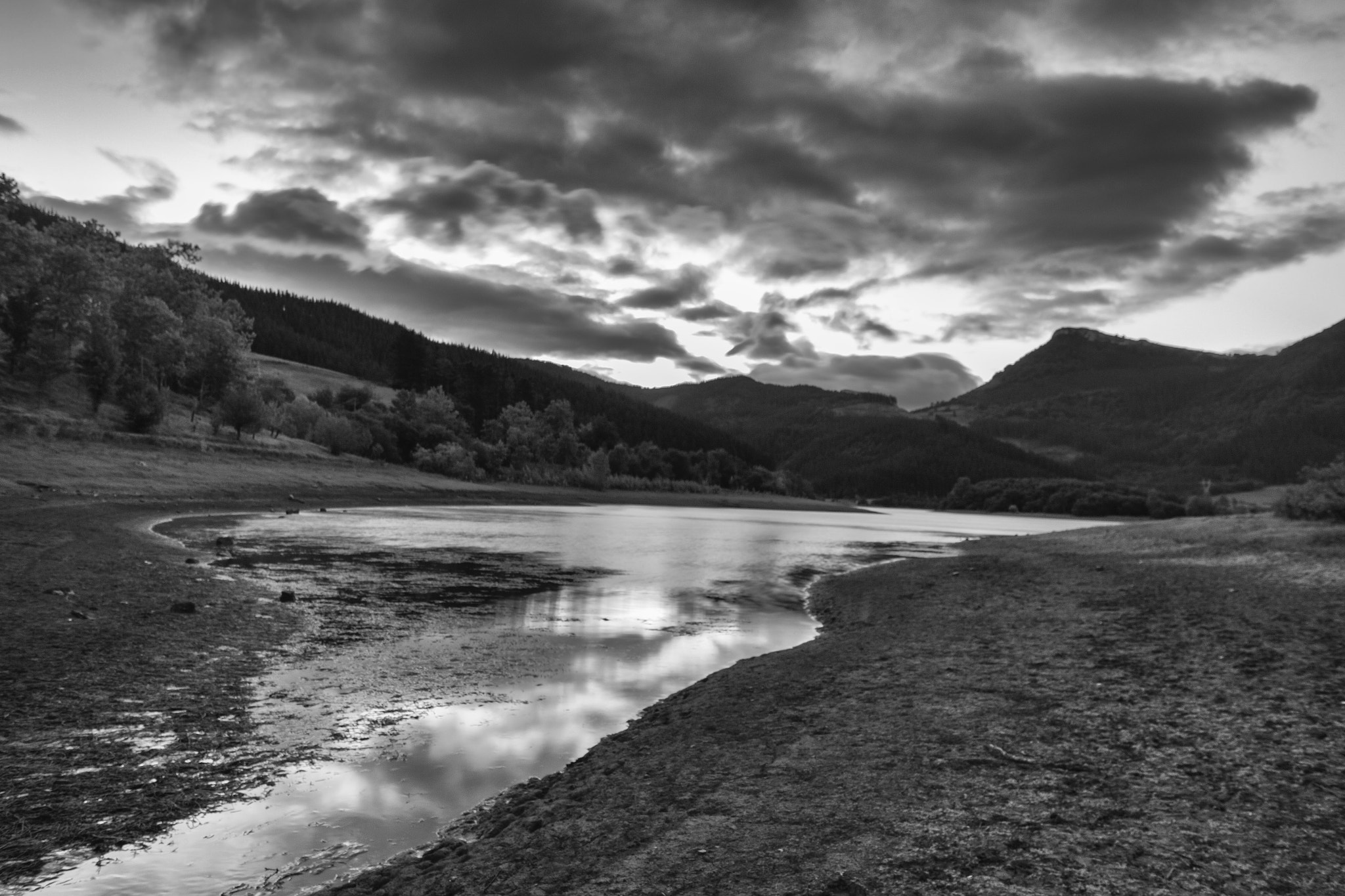 Tokina AT-X Pro 12-24mm F4 (IF) DX sample photo. Urkulu b&w photography