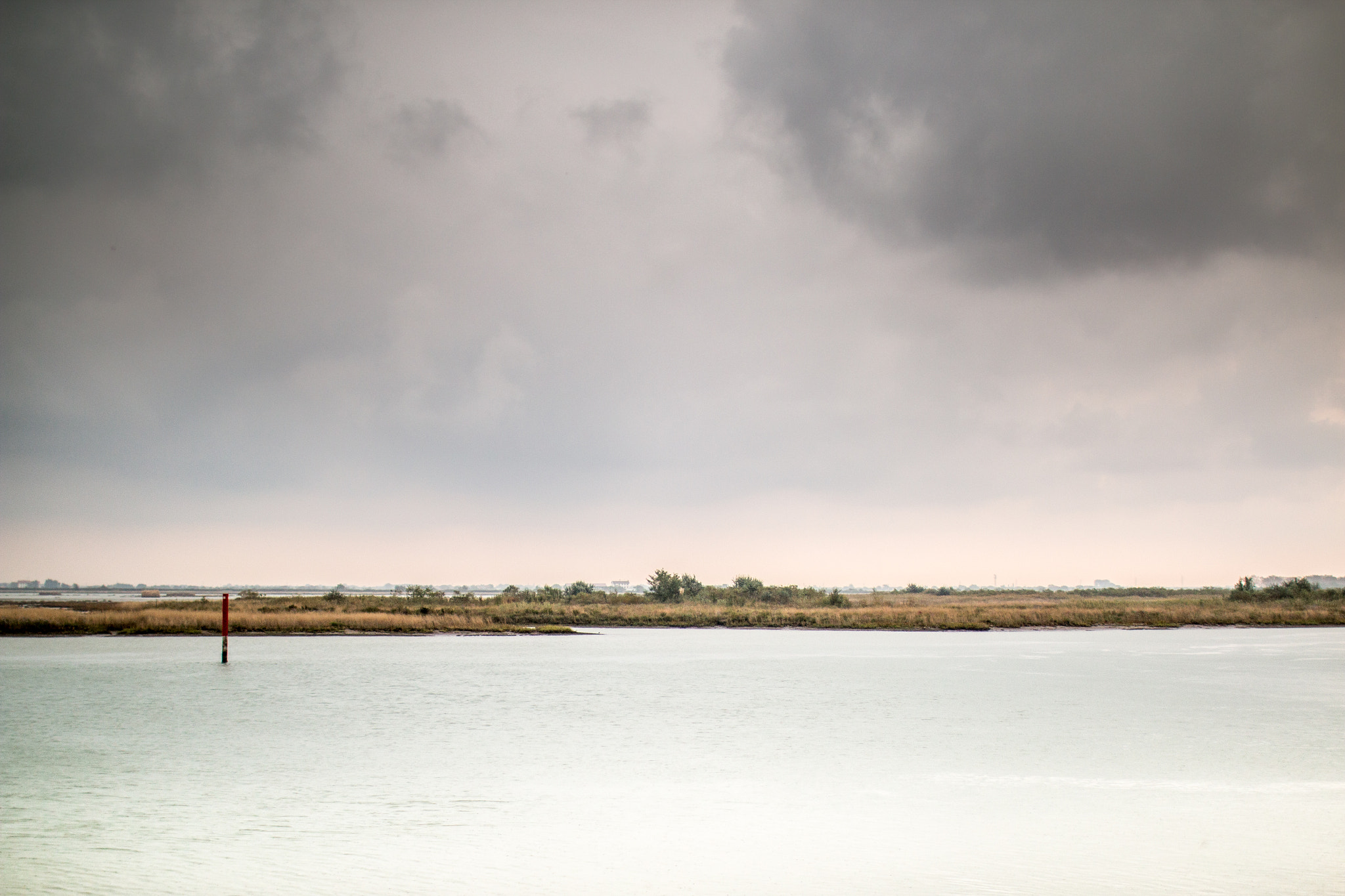 Canon EOS 70D + Canon EF 35mm F1.4L USM sample photo. Shoreline musing photography