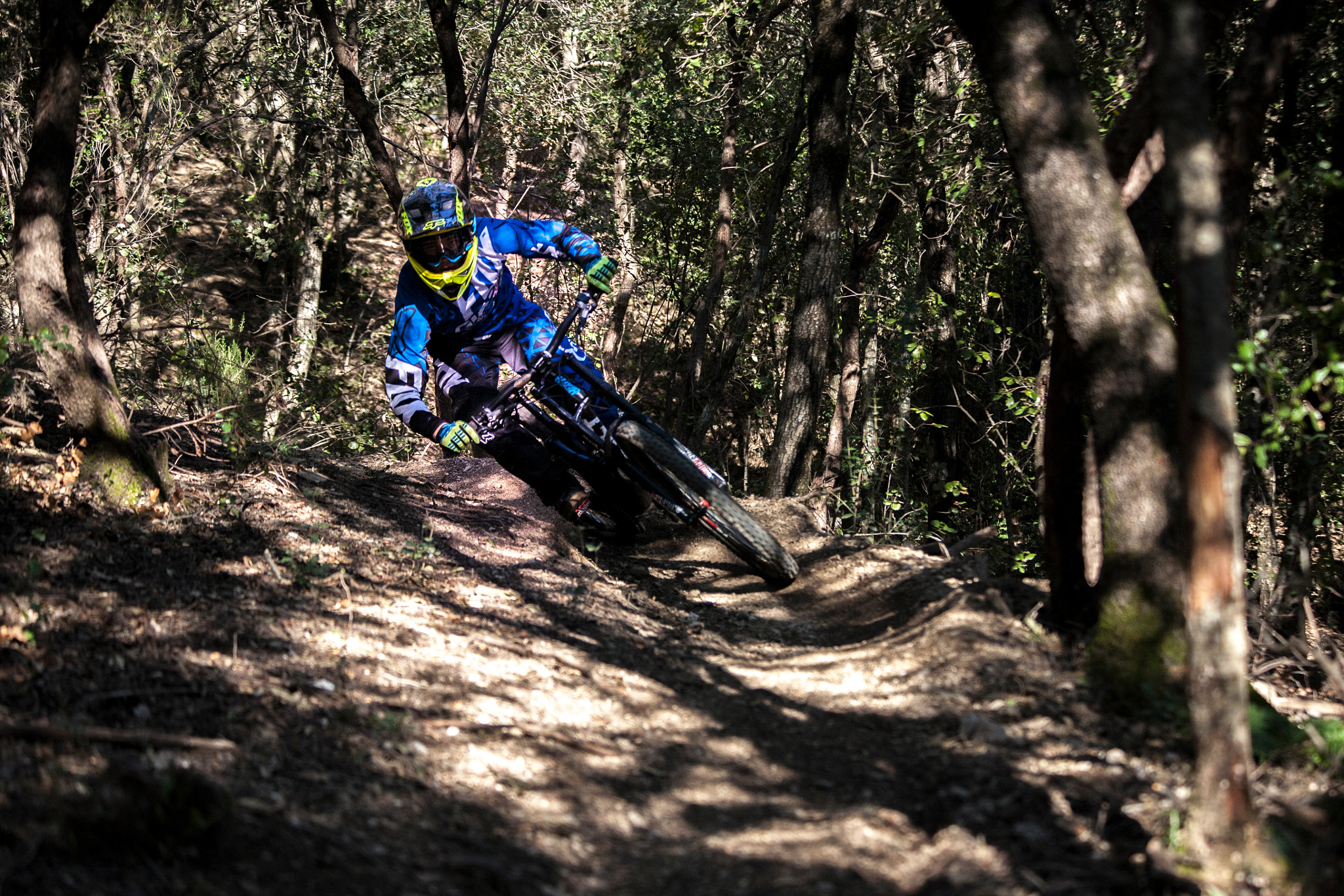 Canon EF 70-300mm F4-5.6 IS USM sample photo. Casi rodilla al suelo photography