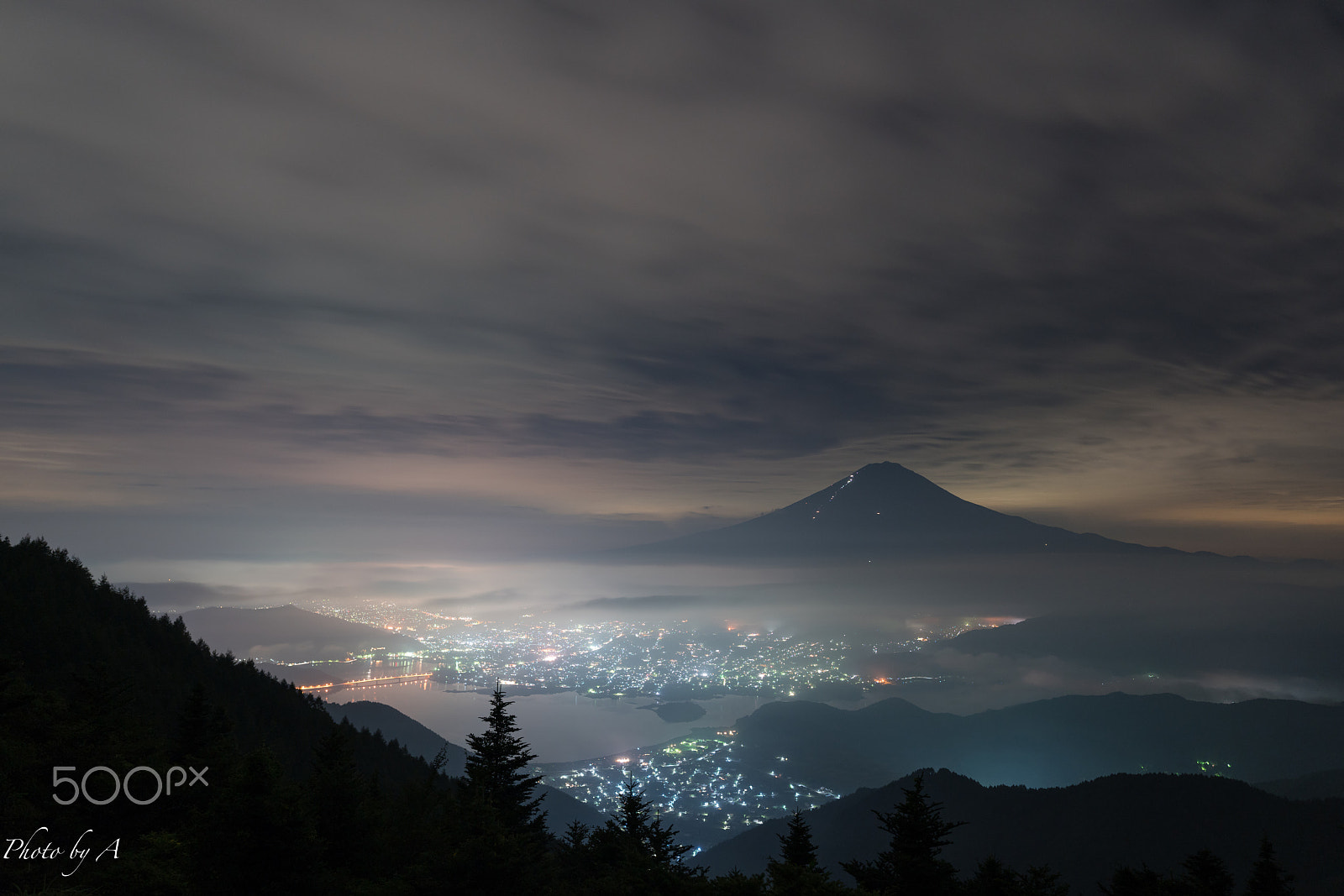 Sony a7R II + Sigma 20mm F1.4 DG HSM Art sample photo. Midnight mt. fuji photography