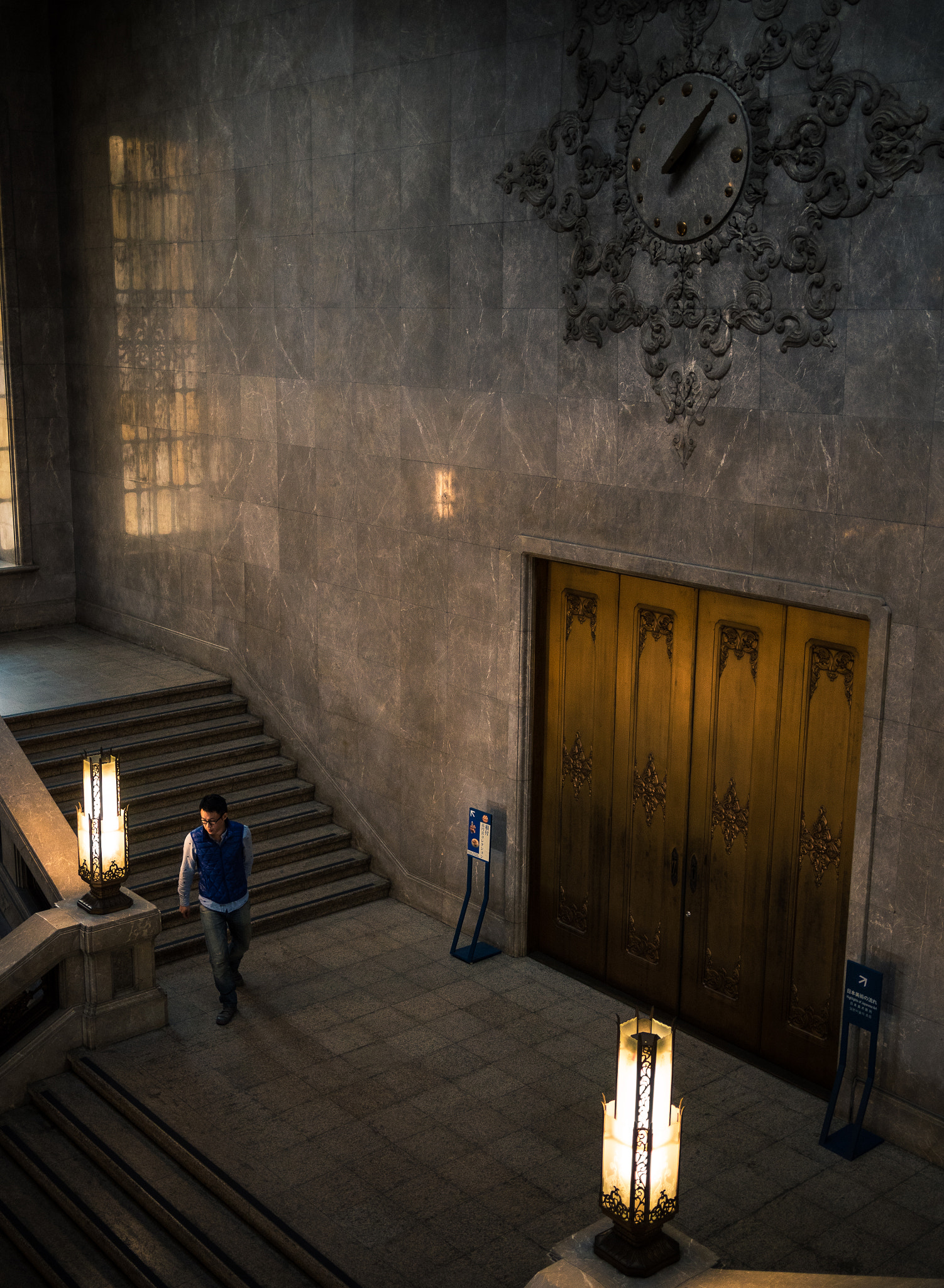 Olympus OM-D E-M5 II + LUMIX G 20/F1.7 II sample photo. Museum stairway photography