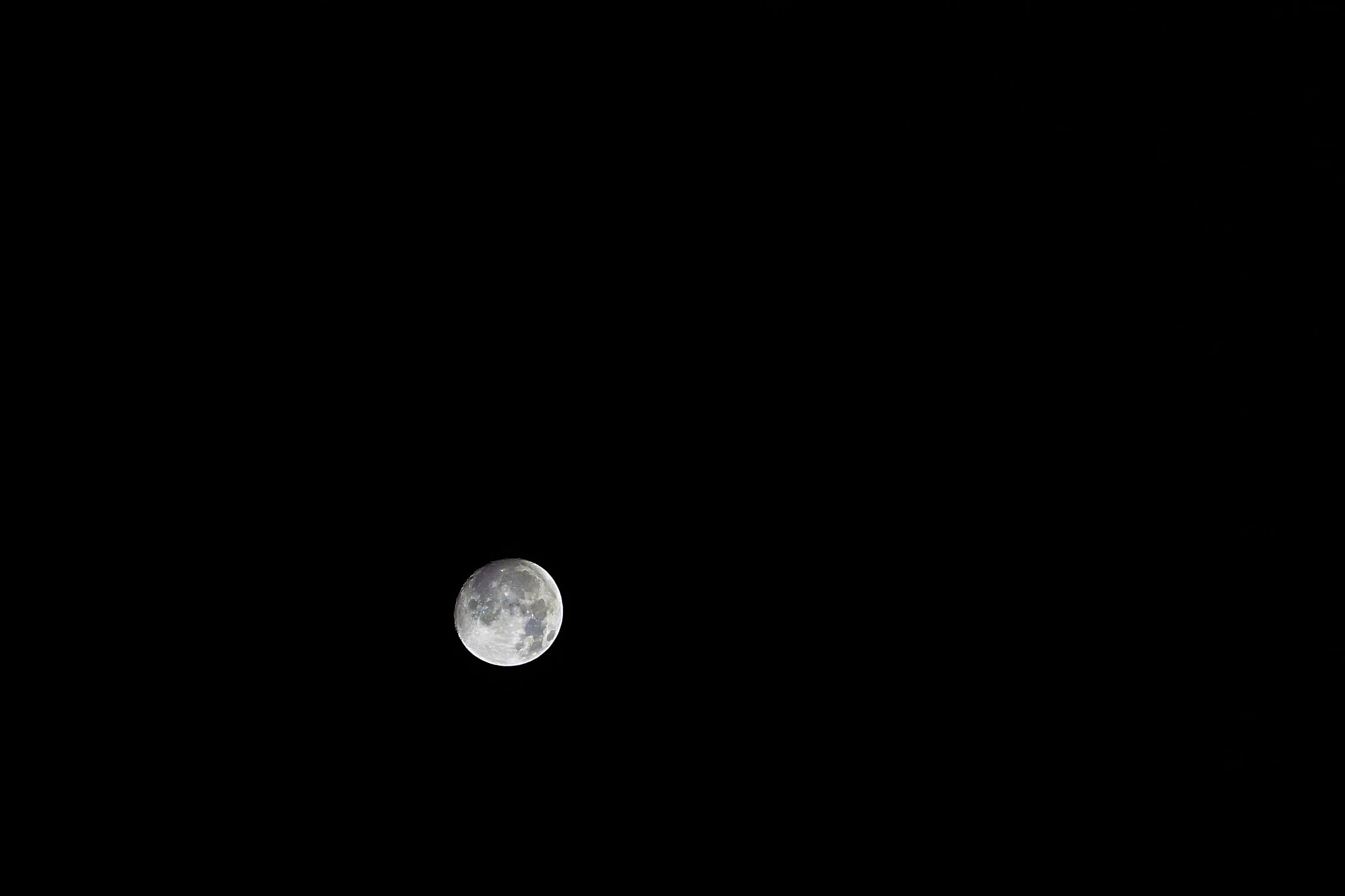 Sony E 55-210mm F4.5-6.3 OSS sample photo. Full moon at mid autumn day photography