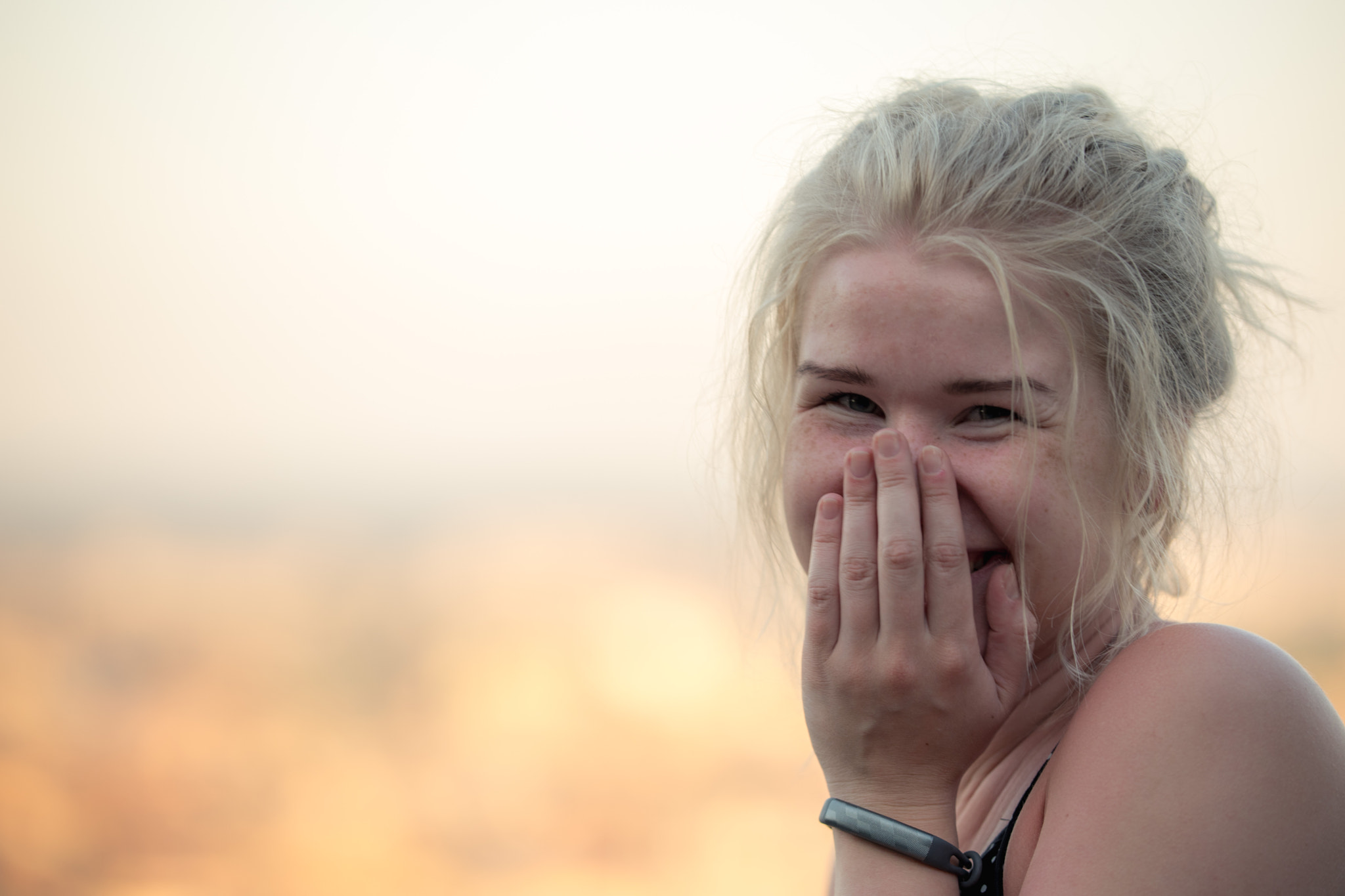 Nikon D5500 + Sigma 50-100mm F1.8 DC HSM Art sample photo. Laughter photography