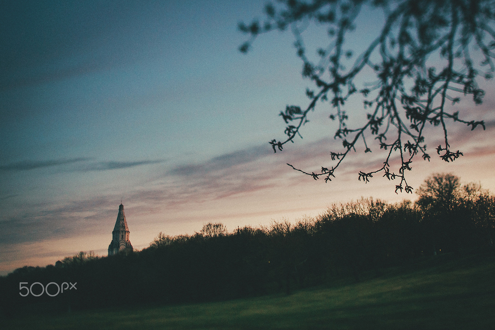 Canon EOS 6D + Canon TS-E 45mm F2.8 Tilt-Shift sample photo. Moscow evening photography