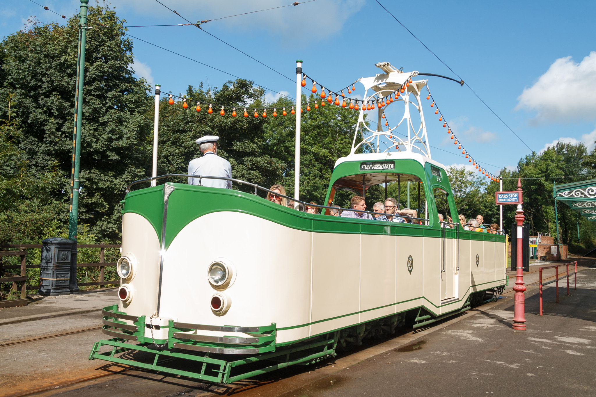 Canon EF-S 17-85mm F4-5.6 IS USM sample photo. Blackpool 1934 boat tramcar at carstop photography