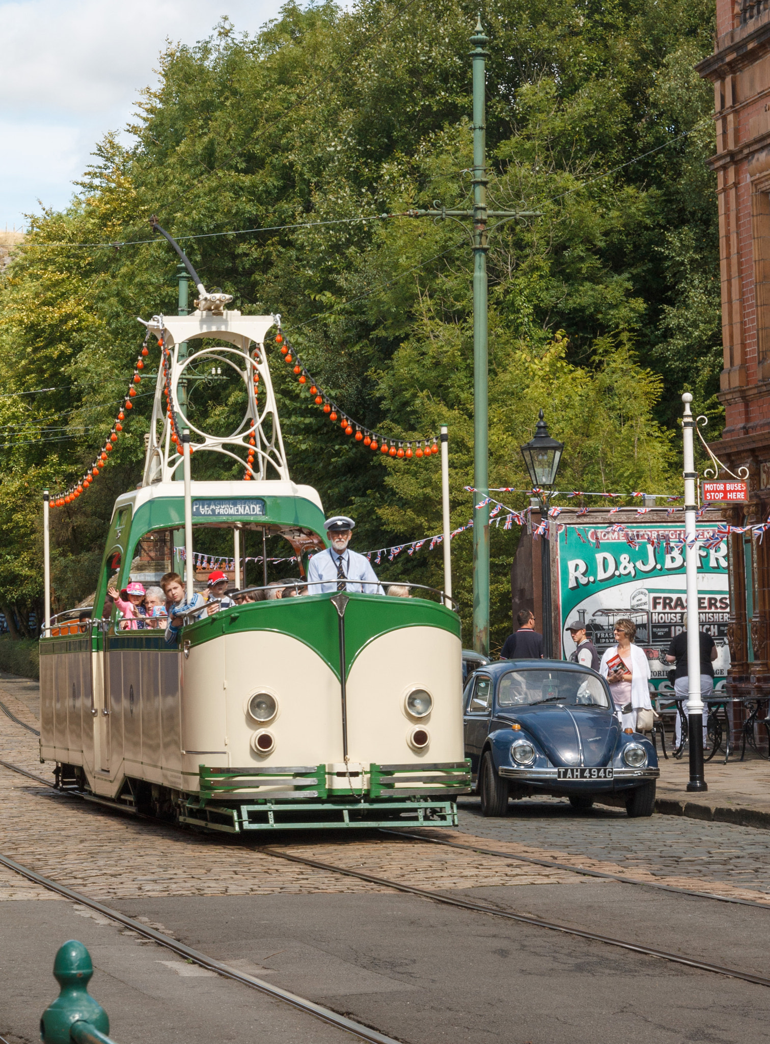 Canon EF-S 17-85mm F4-5.6 IS USM sample photo. Blackpool 1934 boat tramcar photography