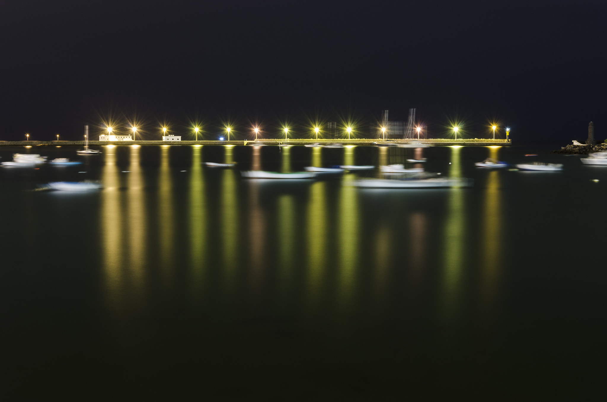 Nikon AF-S Nikkor 16-35mm F4G ED VR sample photo. Luces de arrecife photography
