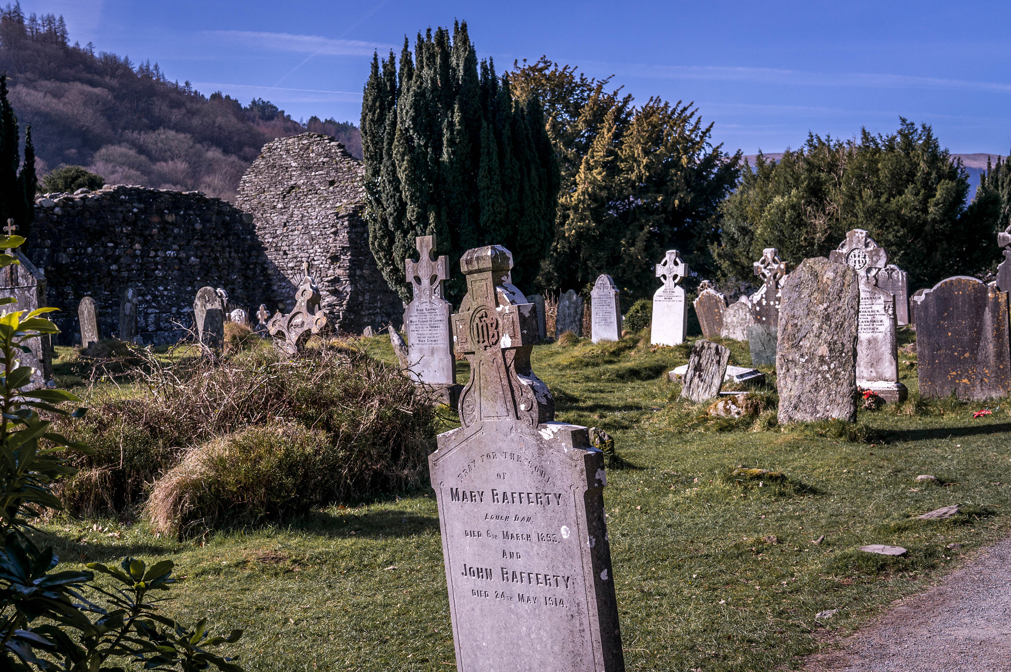 Sony Alpha NEX-6 + Sigma 30mm F2.8 EX DN sample photo. Celtic graveyard photography