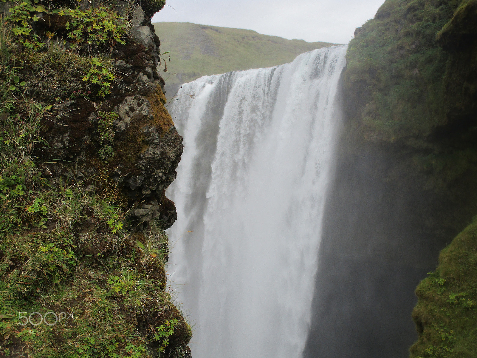 Canon PowerShot ELPH 150 IS (IXUS 155 / IXY 140) sample photo. Icelandic waterfall photography