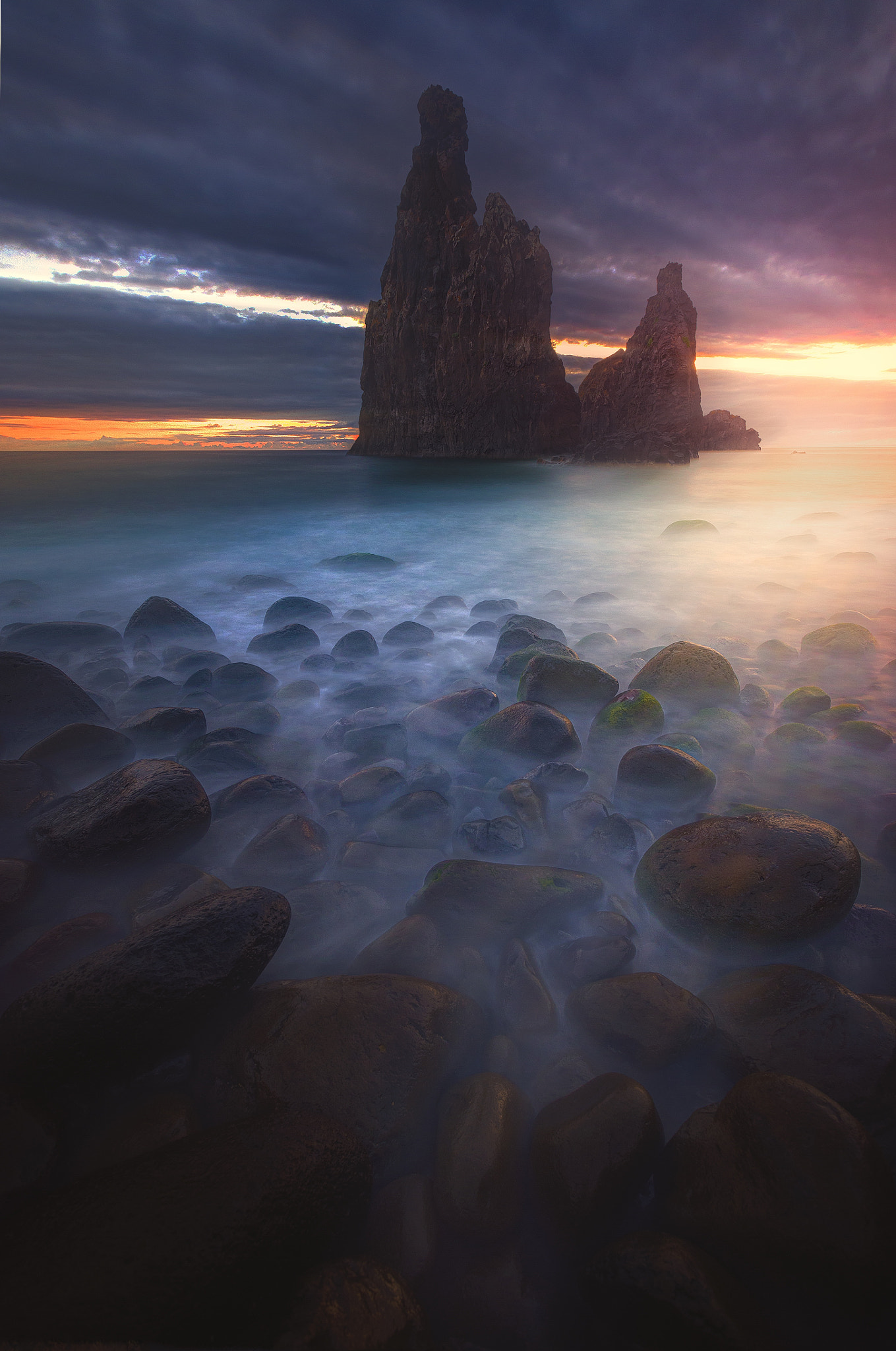 Nikon AF-S Nikkor 17-35mm F2.8D ED-IF sample photo. The piece of madeira photography