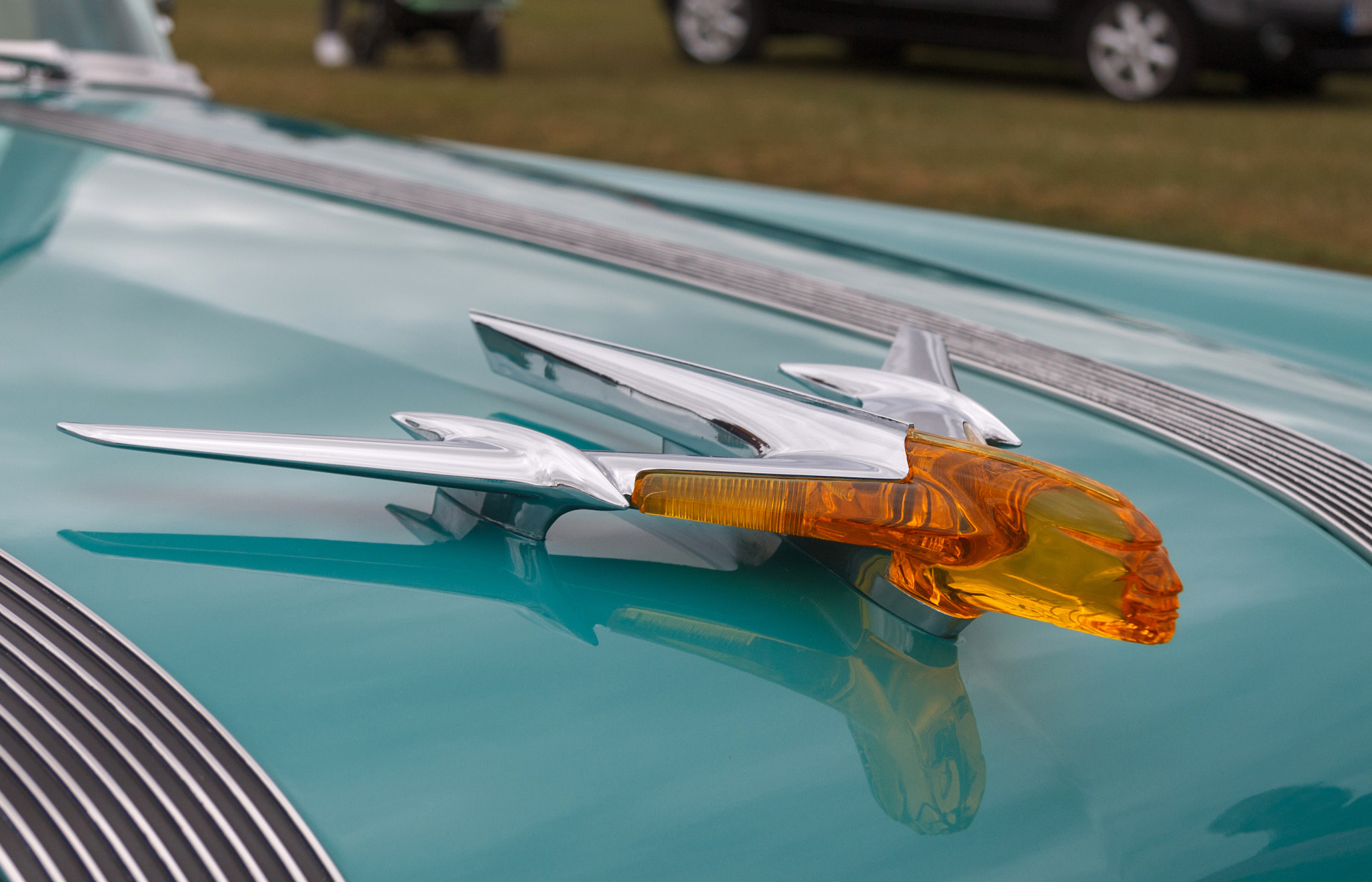 Canon EF-S 17-85mm F4-5.6 IS USM sample photo. 1955 pontiac star chief hood ornament photography