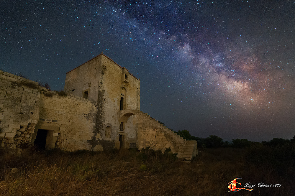 Samyang 14mm F2.8 ED AS IF UMC sample photo. The old farm and the milky way photography