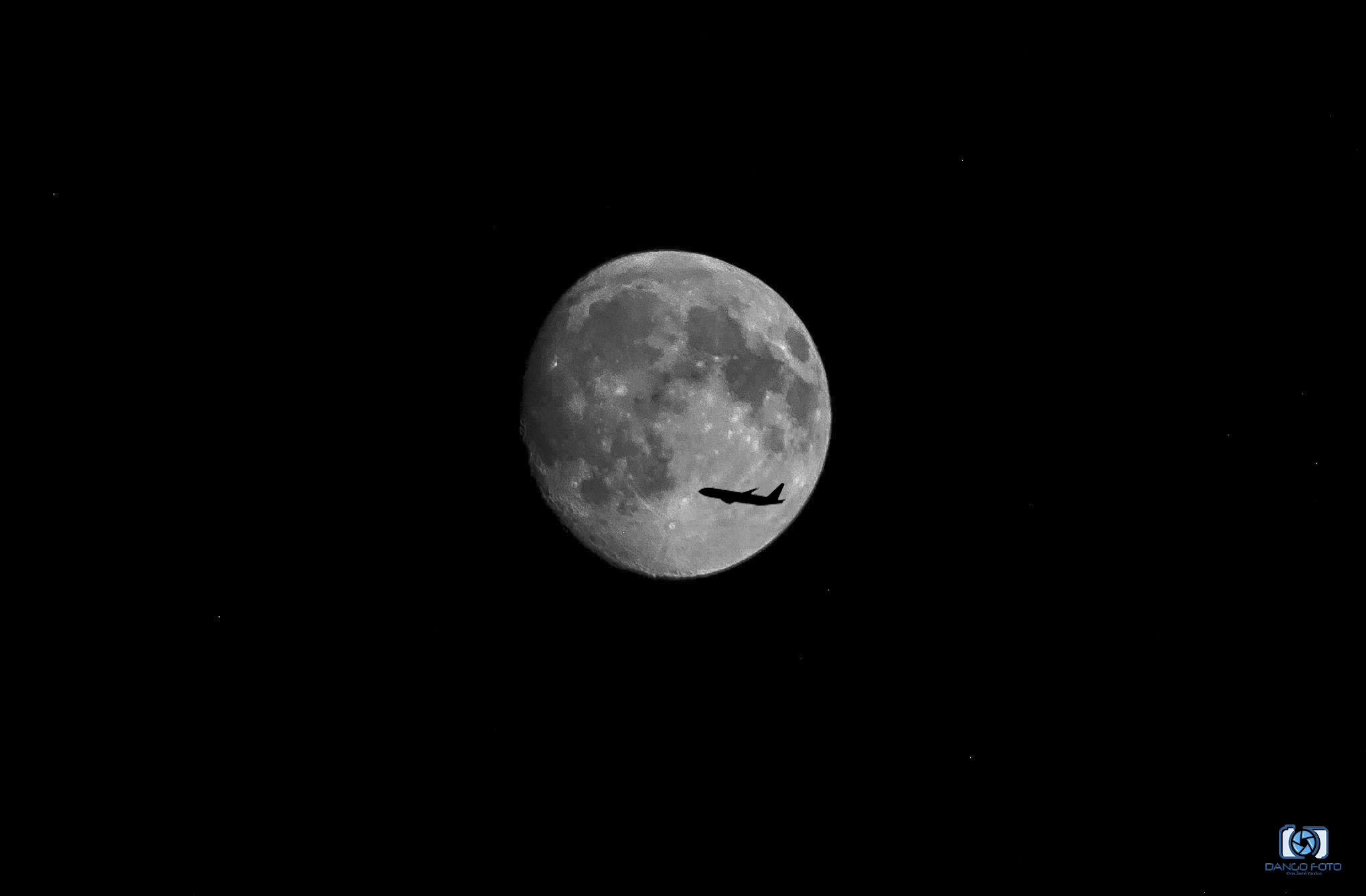 Nikon D7100 + AF Nikkor 70-210mm f/4-5.6 sample photo. Plane in the moon photography