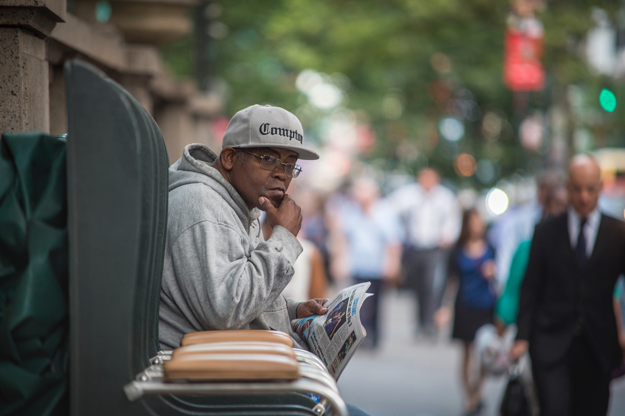 Sigma 70-200mm F2.8 EX DG Macro HSM II sample photo. Shoeshine boy photography
