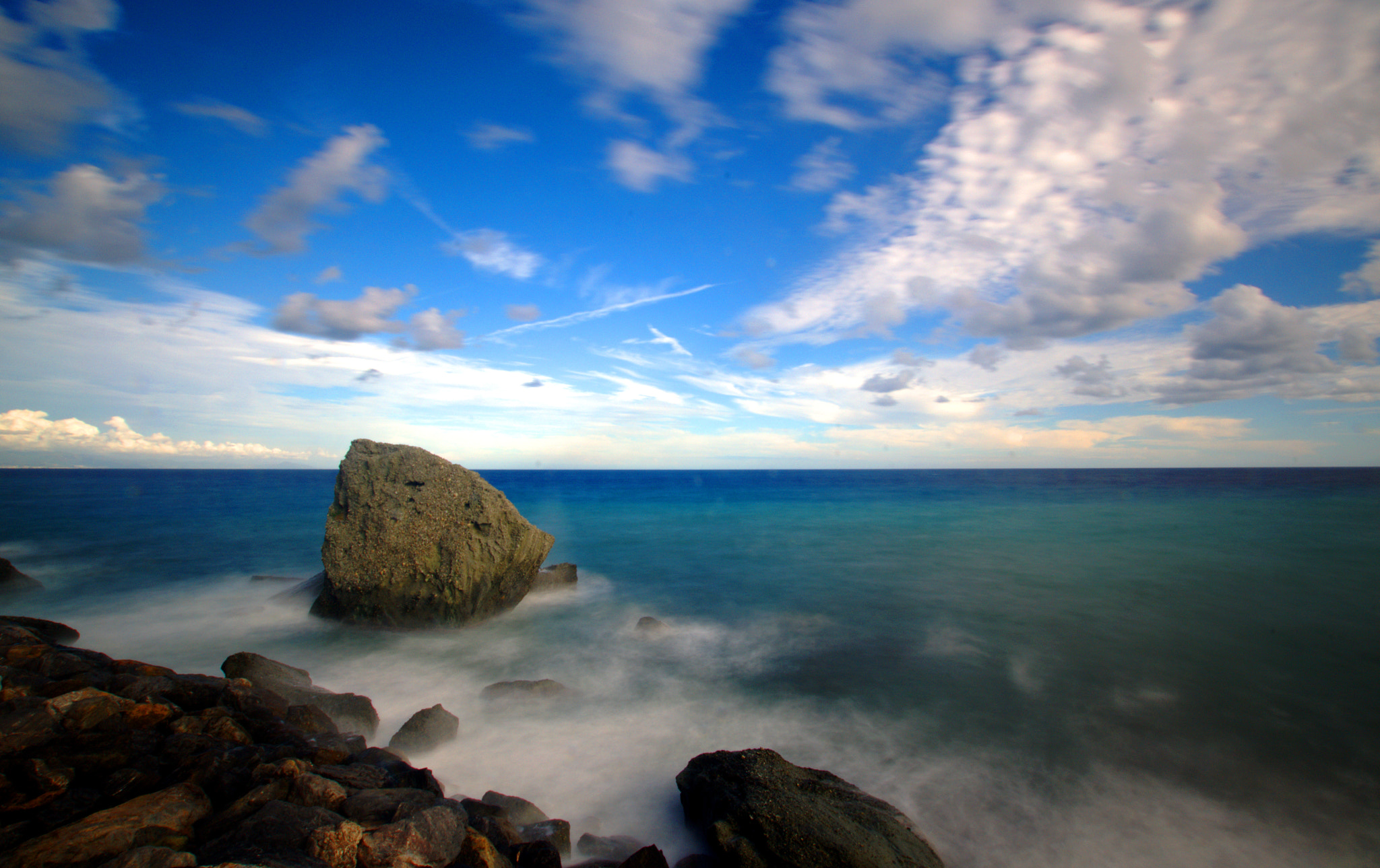 Nikon D3100 + Sigma 10-20mm F3.5 EX DC HSM sample photo. The rock photography