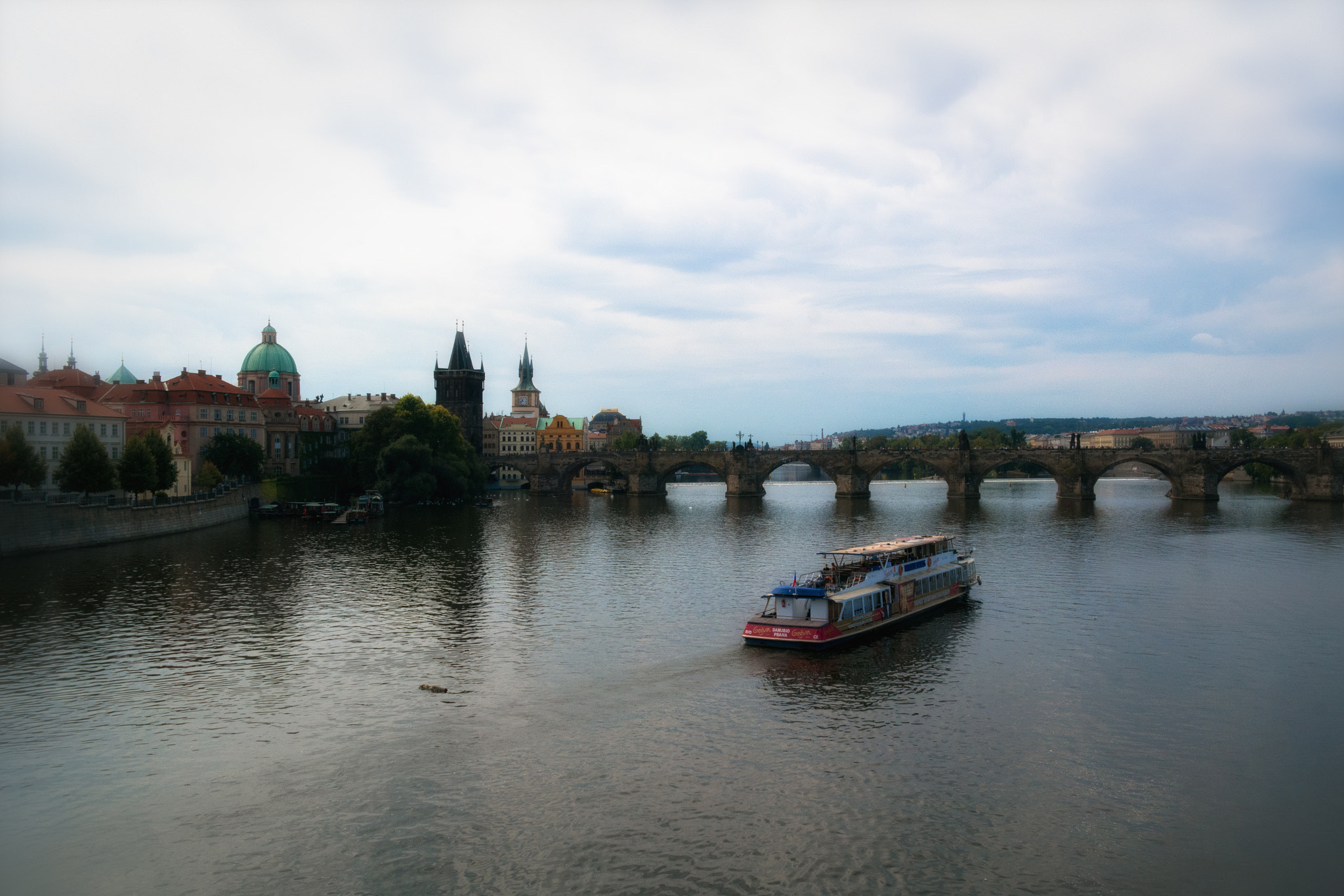 Samsung NX1000 + Samsung NX 20-50mm F3.5-5.6 ED sample photo. Praga.jpg photography