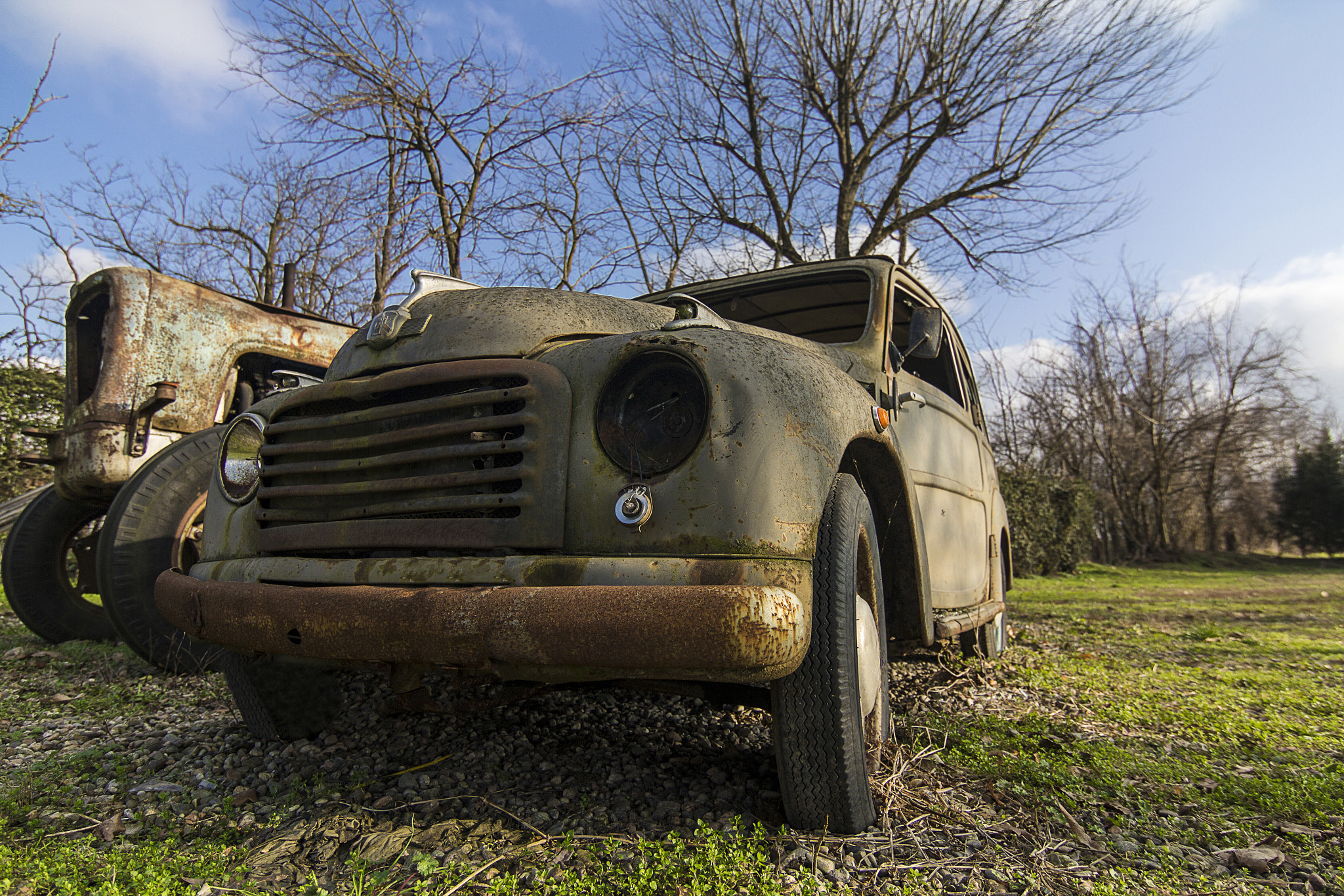 Tokina AT-X Pro 12-24mm F4 (IF) DX sample photo. Rusty old car photography