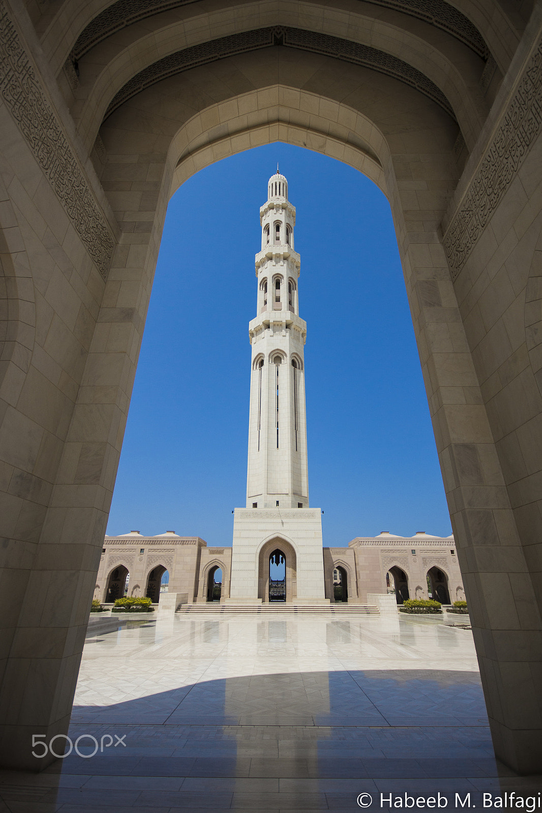 Canon EOS 100D (EOS Rebel SL1 / EOS Kiss X7) + Sigma 10-20mm F4-5.6 EX DC HSM sample photo. Sultan qaboos grand mosque photography