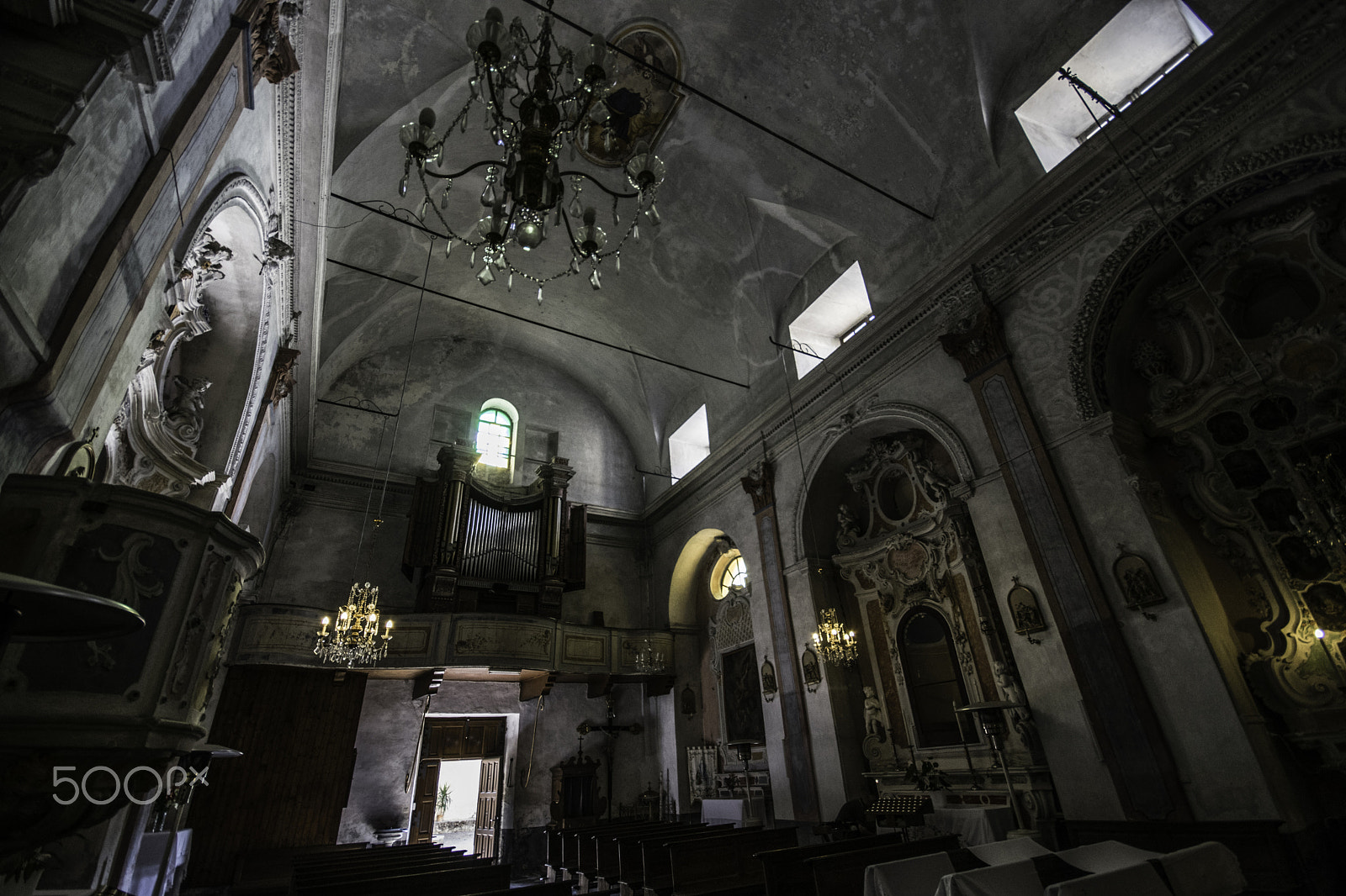 Sigma 10-20mm F4-5.6 EX DC HSM sample photo. Ancient italian church photography
