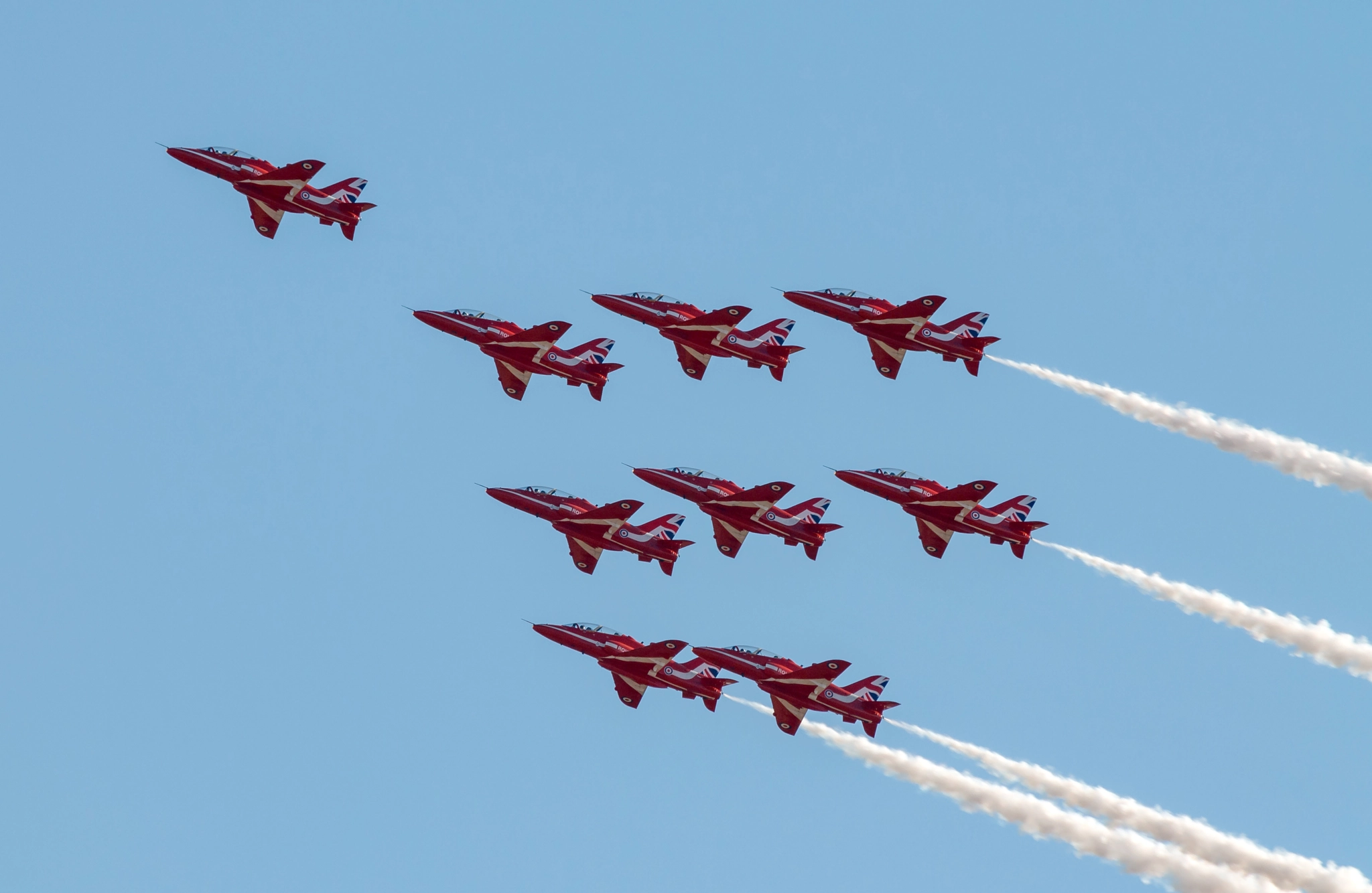 Canon EF 70-300mm F4-5.6 IS USM sample photo. Red arrows climb photography