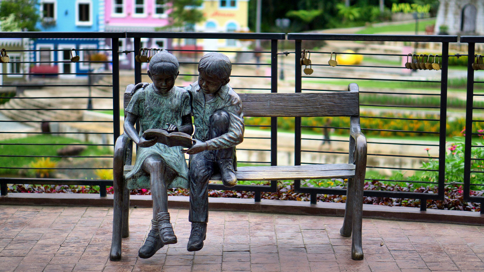 Sony a5100 + E 50mm F1.8 OSS sample photo. Bench photography