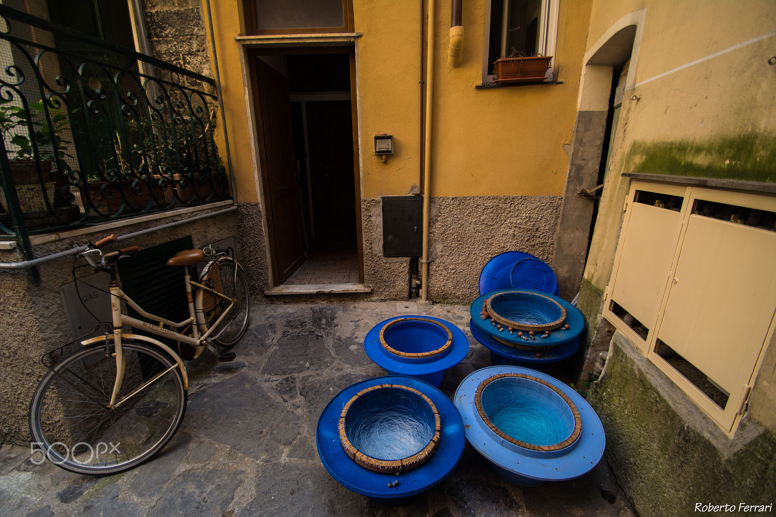 Nikon D5200 + Tamron SP AF 10-24mm F3.5-4.5 Di II LD Aspherical (IF) sample photo. An angle of monterosso photography