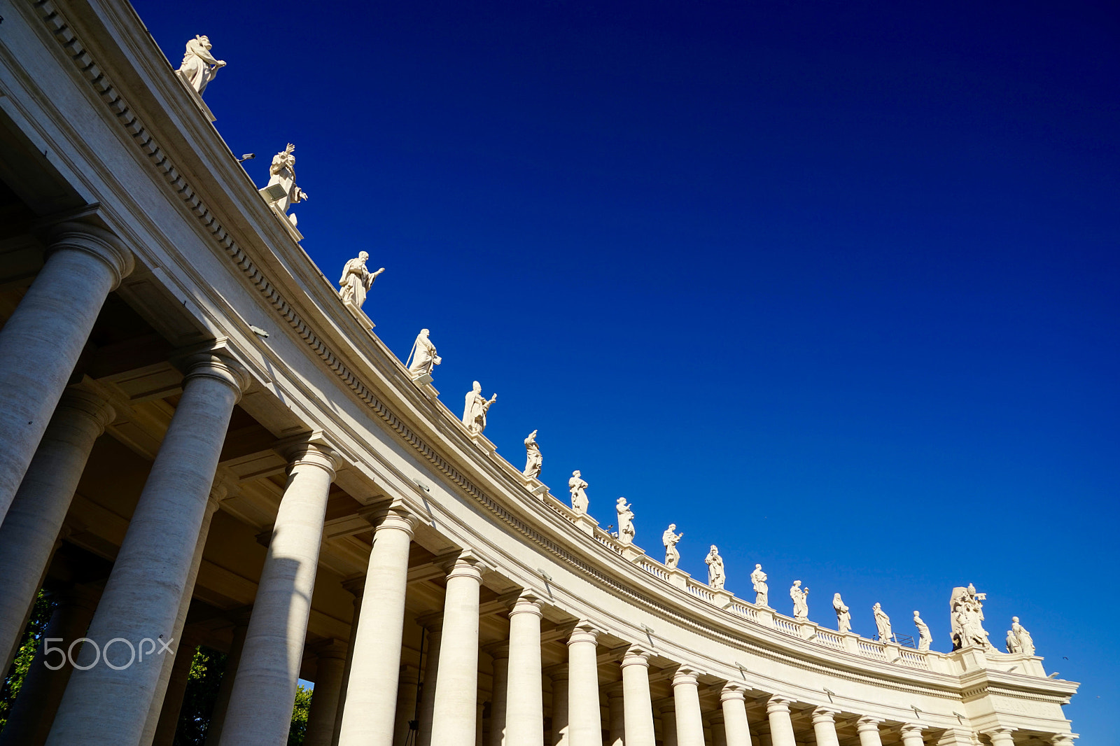 Sony a7 + Sony FE 24-240mm F3.5-6.3 OSS sample photo. St peter's square photography