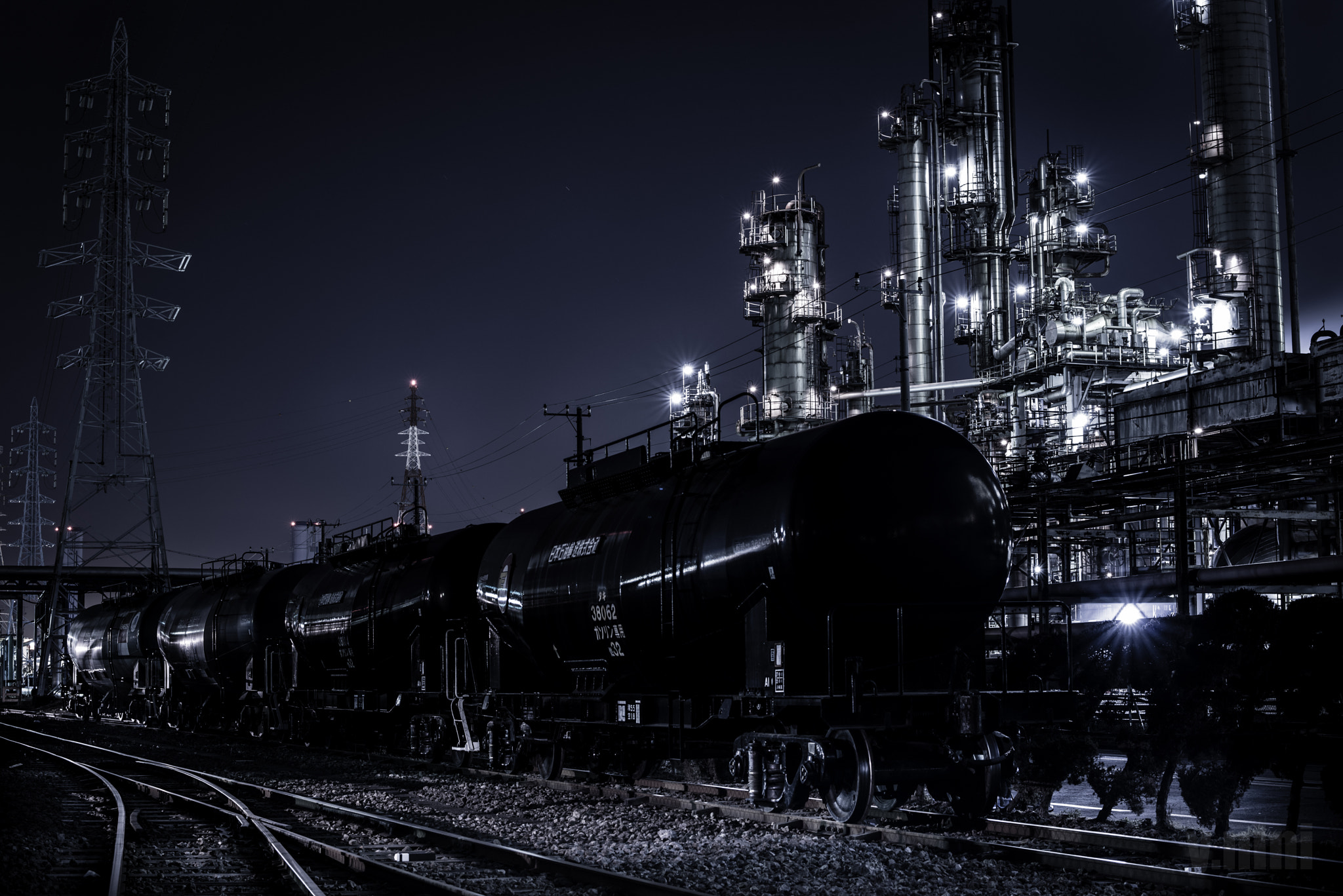 Nikon D800E + Nikon AF-S Nikkor 58mm F1.4G sample photo. Midnight  locomotive photography