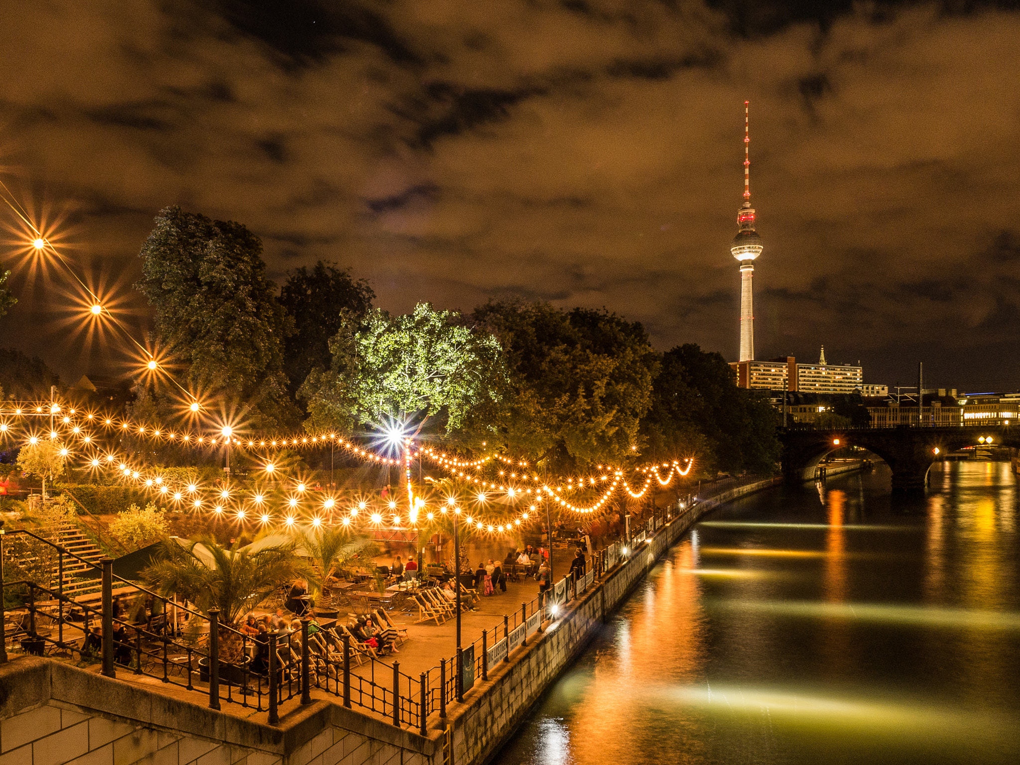 Panasonic Lumix DMC-GX7 sample photo. Berlin at night photography