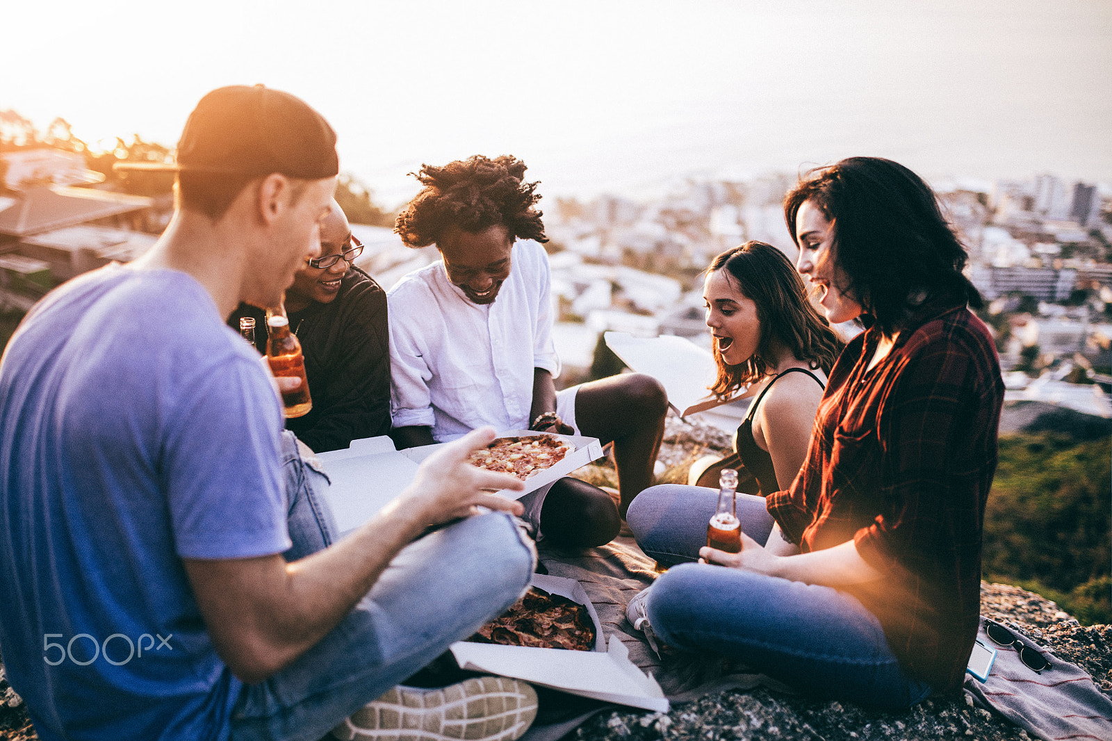 Canon EOS 5DS sample photo. Hipster friends having drinks and eating pizza photography