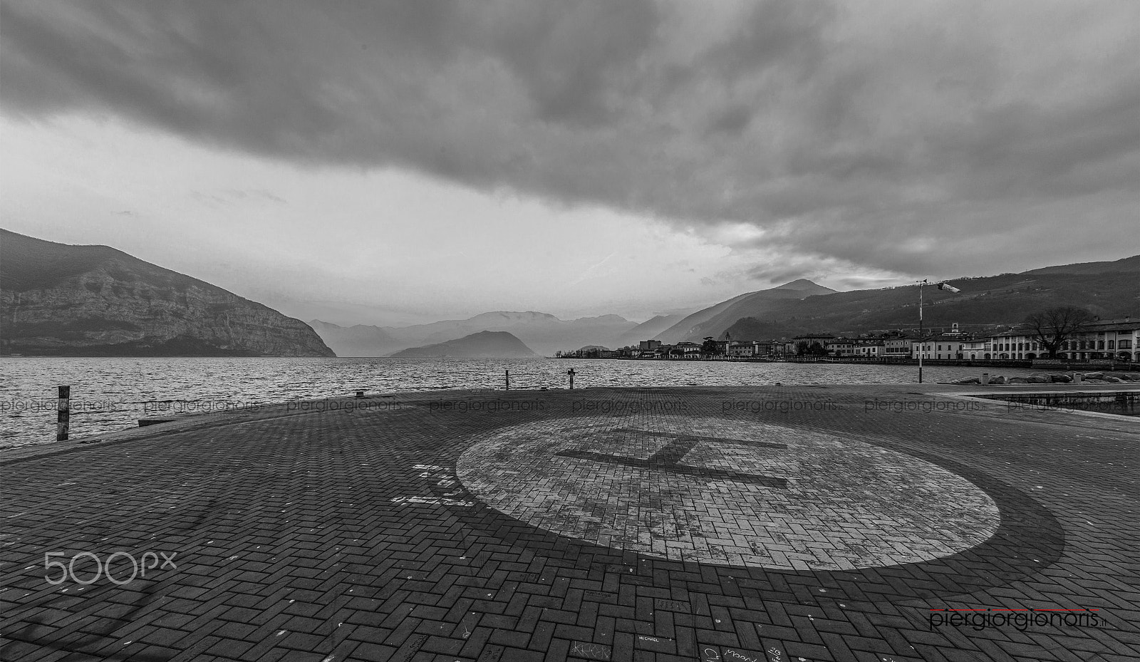 Canon EF 11-24mm F4L USM sample photo. Lago sebino. photography