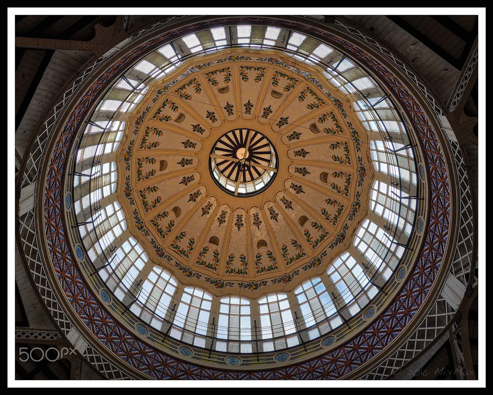 Olympus Zuiko Digital 14-54mm F2.8-3.5 II sample photo. Cúpula del mercado photography