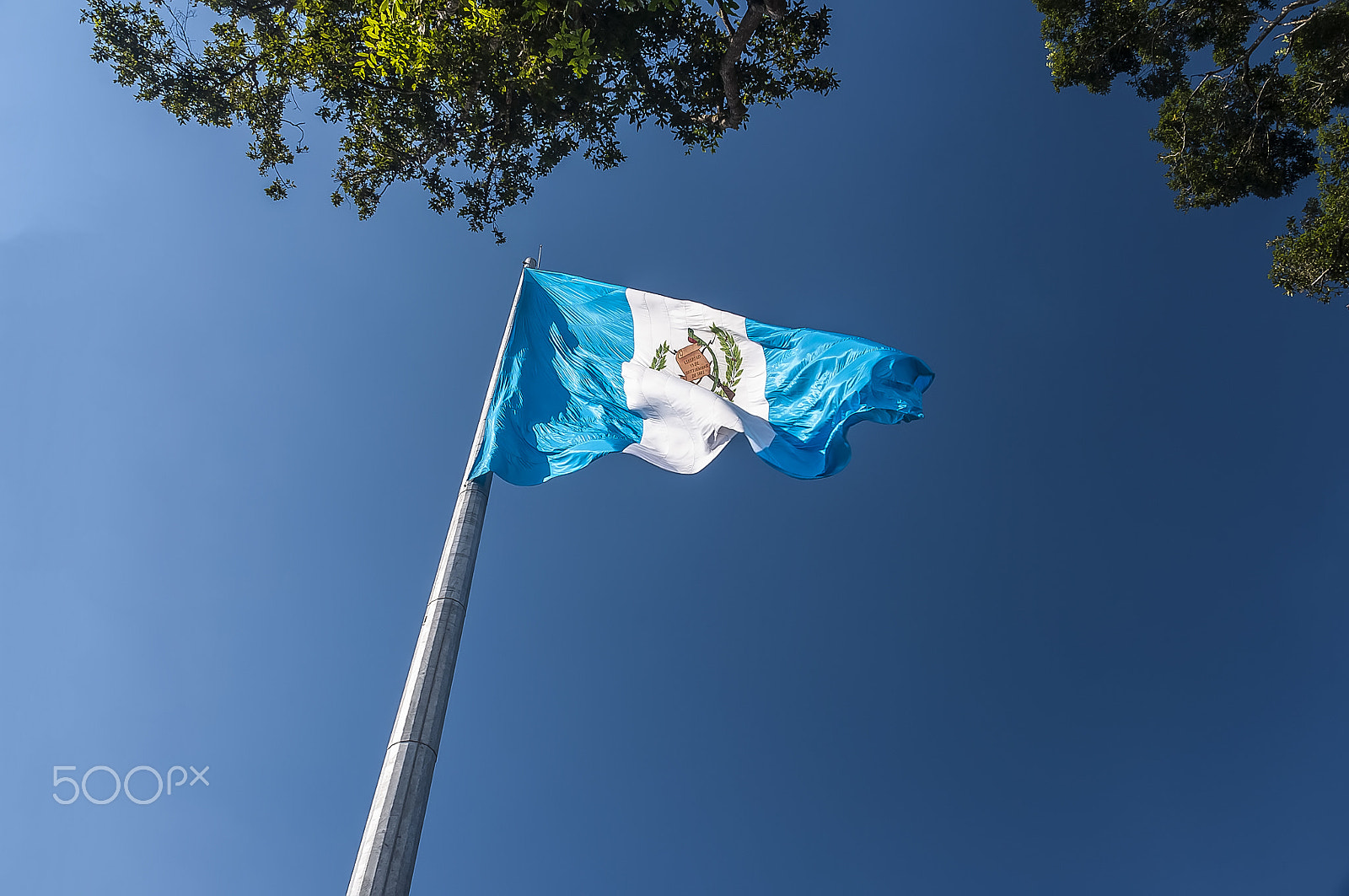 Nikon D90 + Sigma 18-200mm F3.5-6.3 DC sample photo. Bandera de guatemala photography
