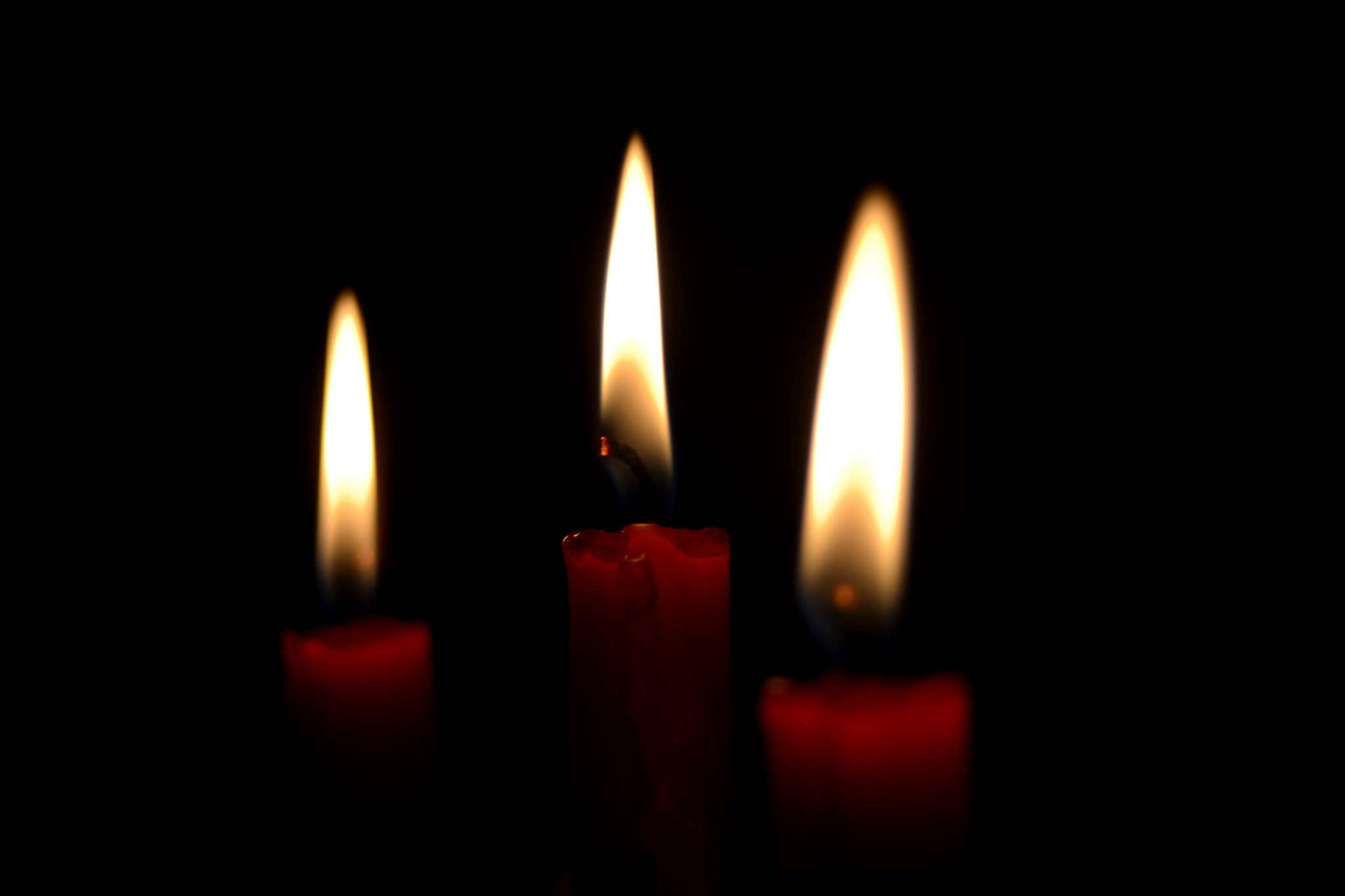 Nikon D7100 + AF Zoom-Nikkor 28-80mm f/3.5-5.6D sample photo. Candle photography