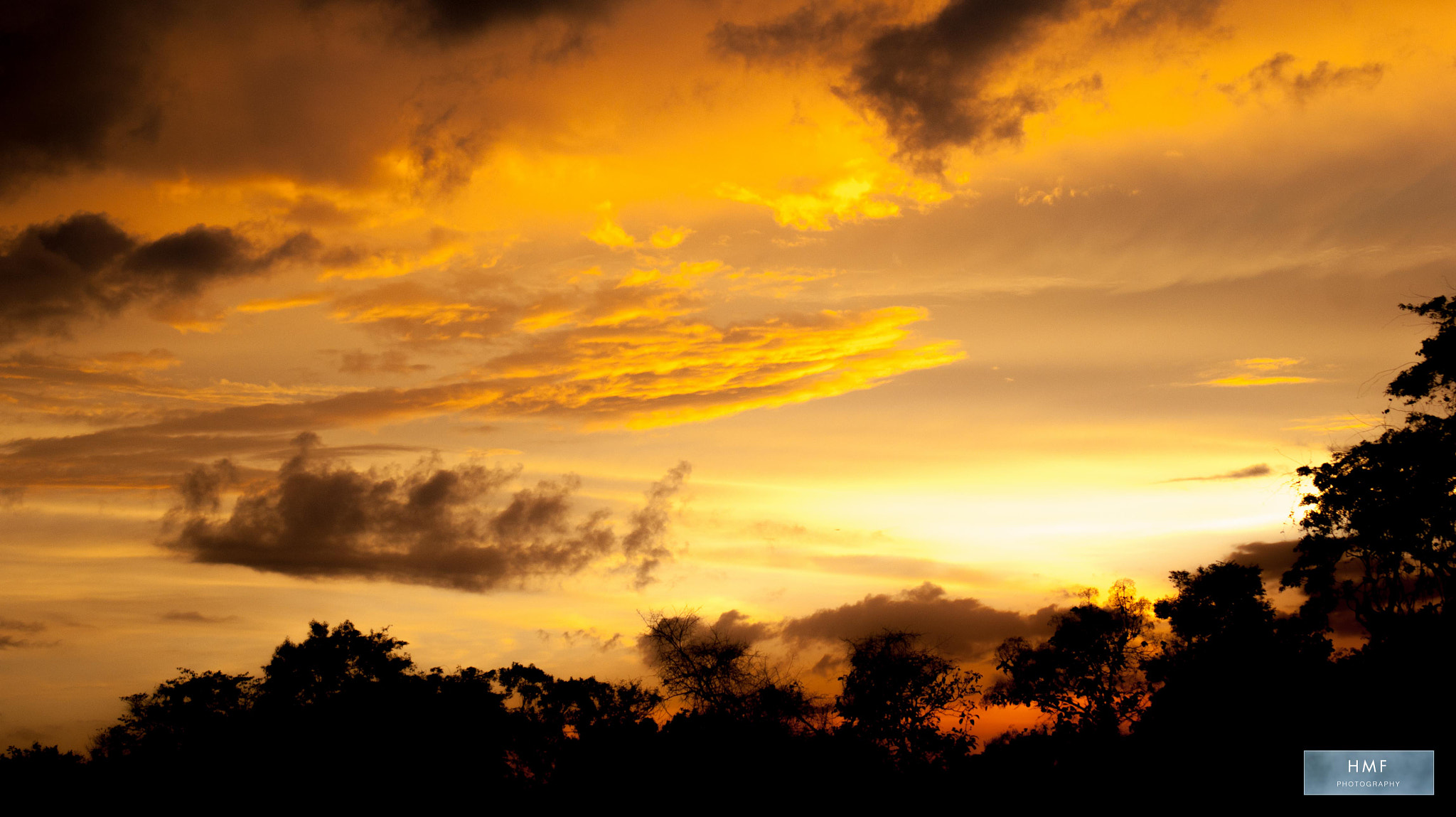 Sony 75-300mm F4.5-5.6 sample photo. Sunset at lion rock photography